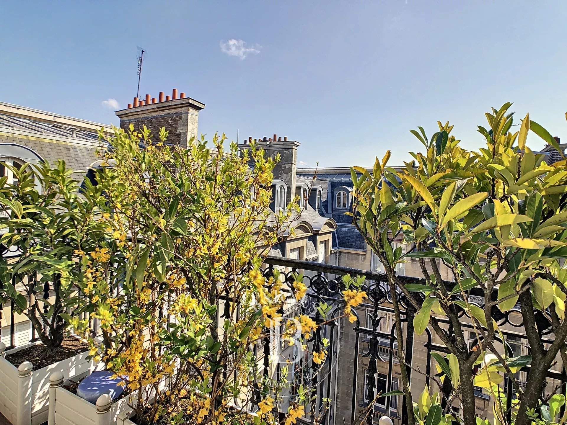 Paris  - Duplex 3 Bedrooms - picture 4