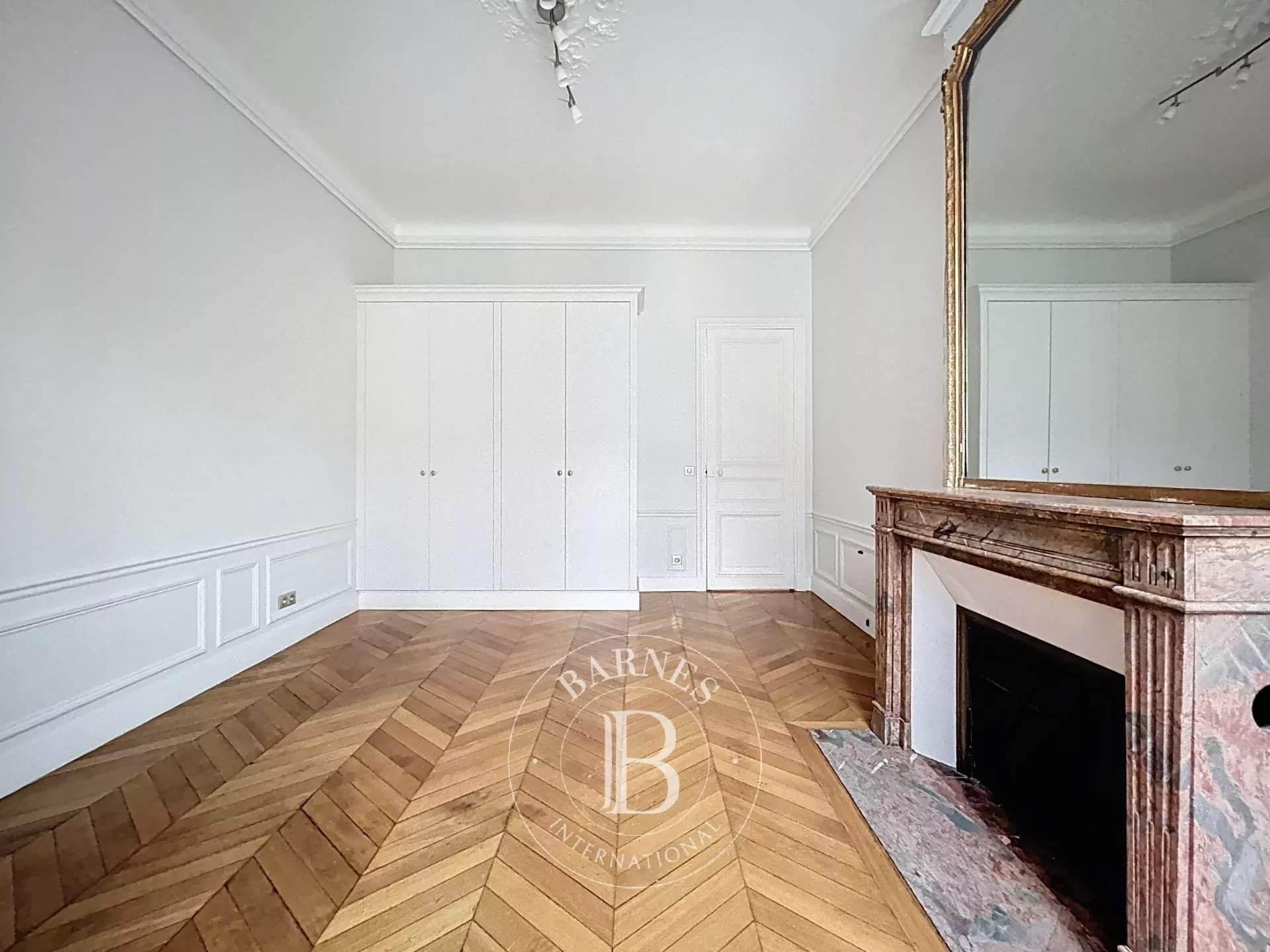 Paris  - Appartement 8 Pi&egrave;ces 5 Chambres - picture 14