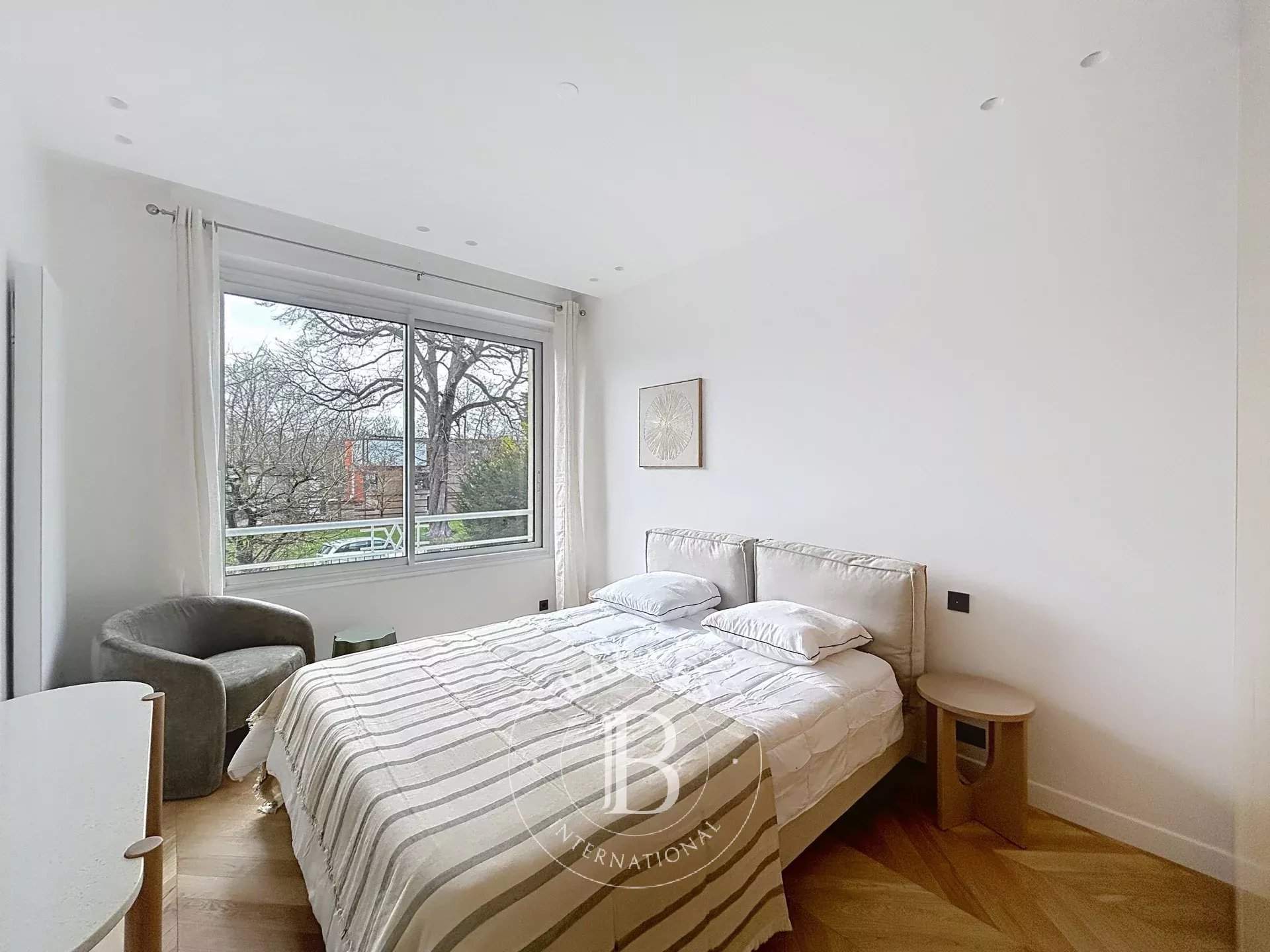 Paris  - Apartment 3 Bedrooms - picture 8