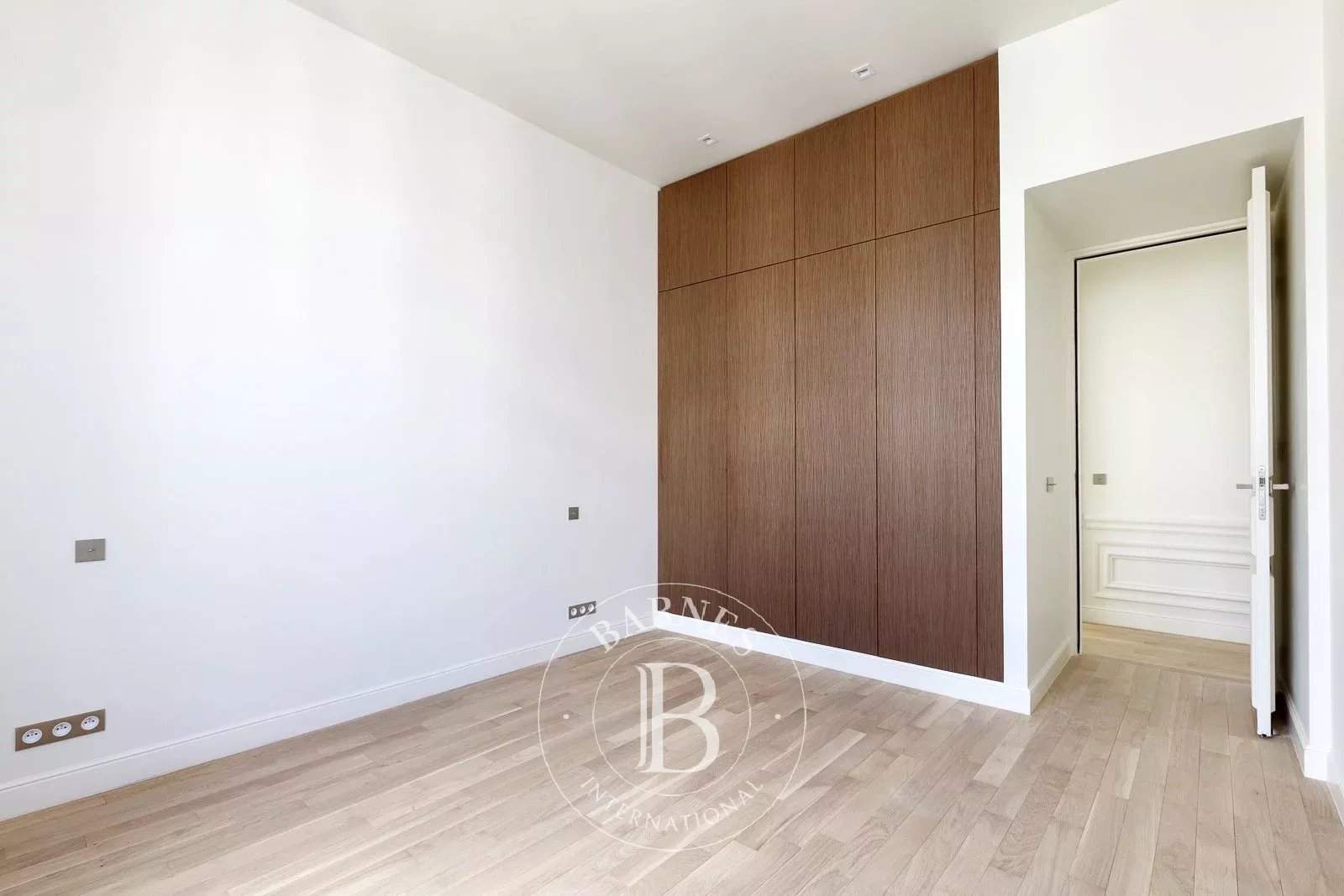 Paris  - Appartement 5 Pi&egrave;ces 3 Chambres - picture 9