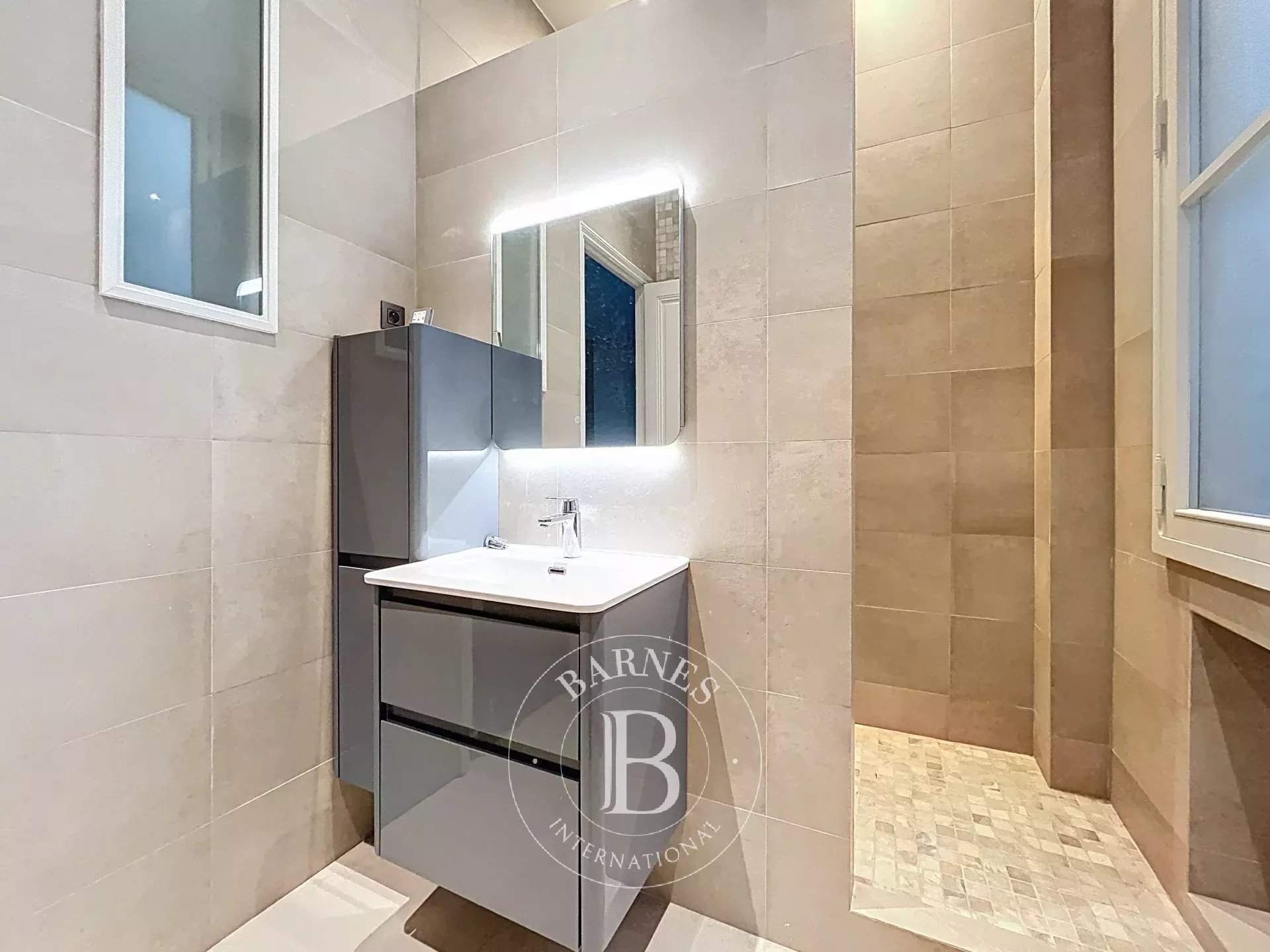 Paris  - Appartement 7 Pi&egrave;ces 4 Chambres - picture 16