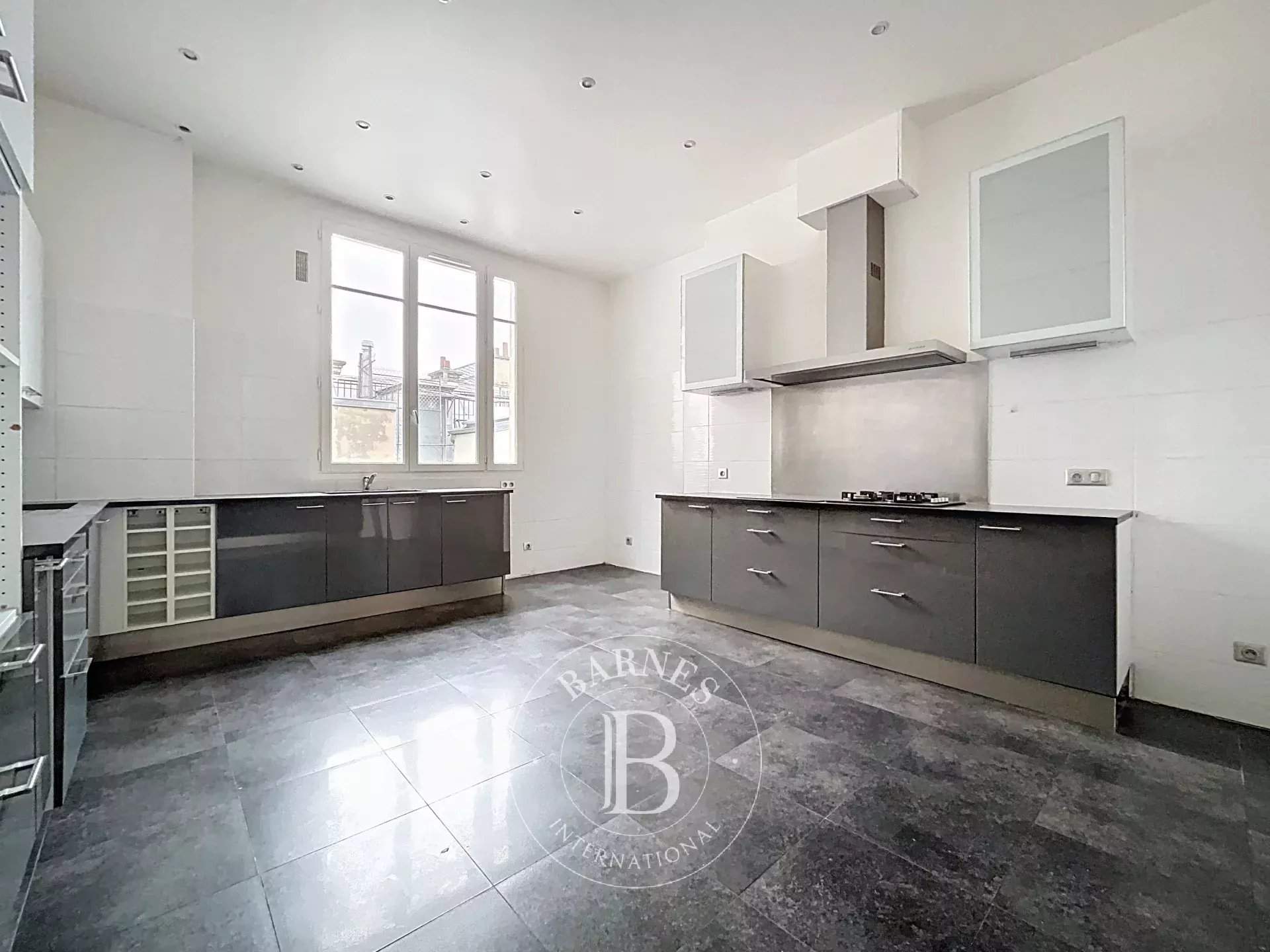 Paris  - Appartement 8 Pi&egrave;ces 5 Chambres - picture 6