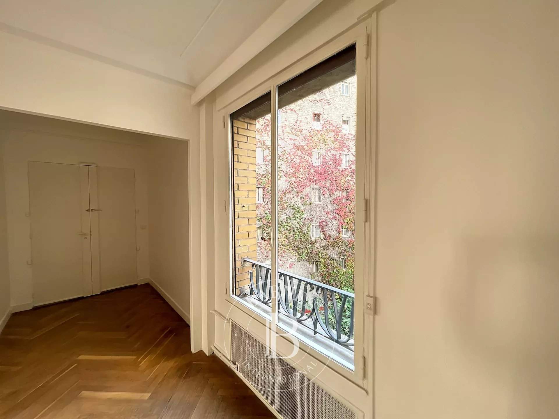 Paris  - Appartement 5 Pi&egrave;ces 3 Chambres - picture 4