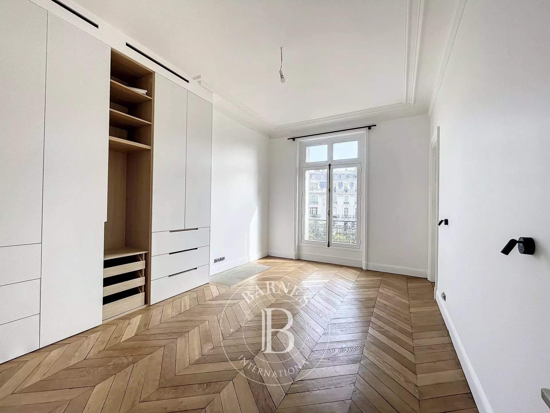 Paris  - Appartement 8 Pi&egrave;ces 5 Chambres - picture 10