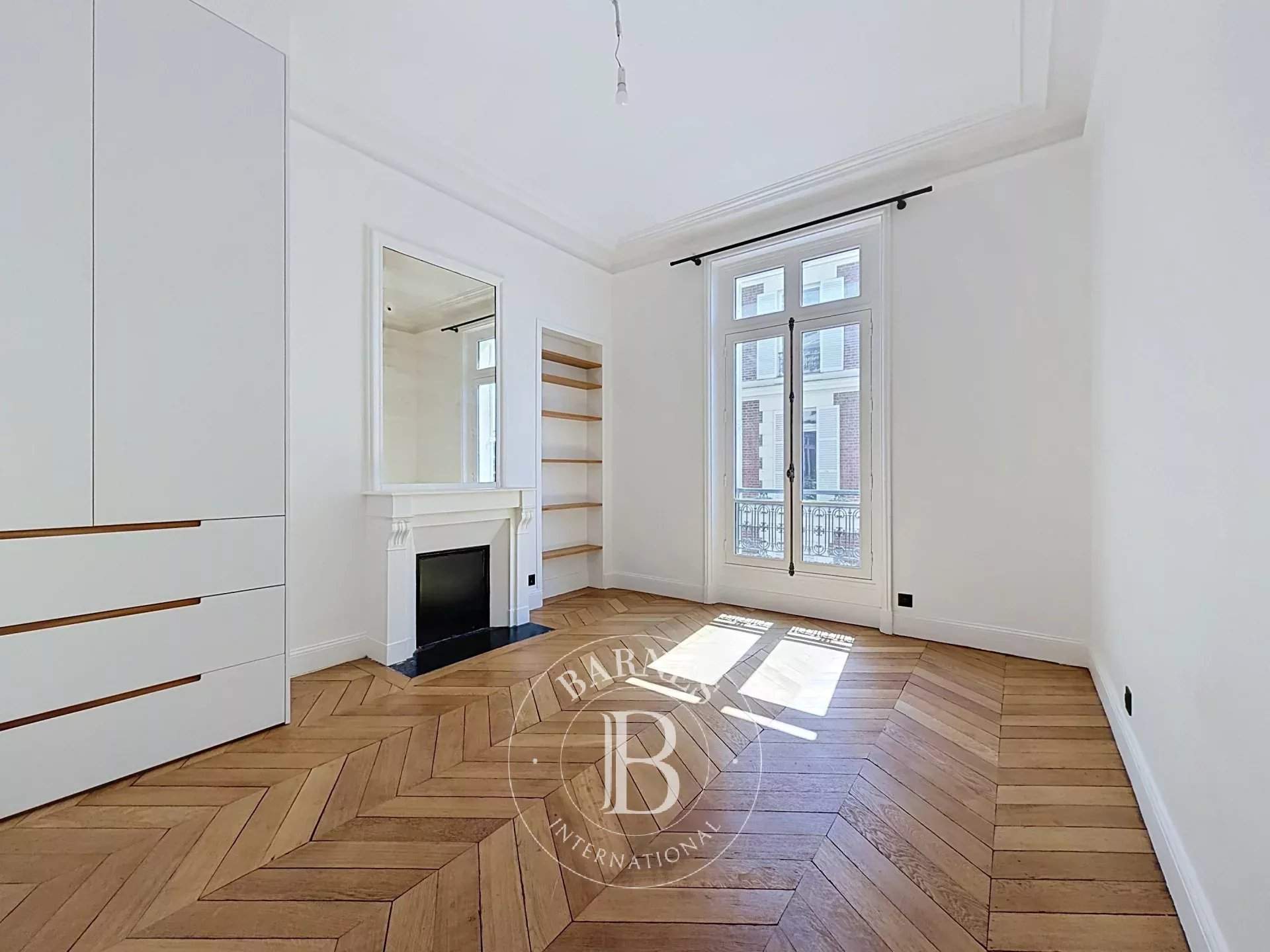 Paris  - Appartement 8 Pi&egrave;ces 5 Chambres - picture 13