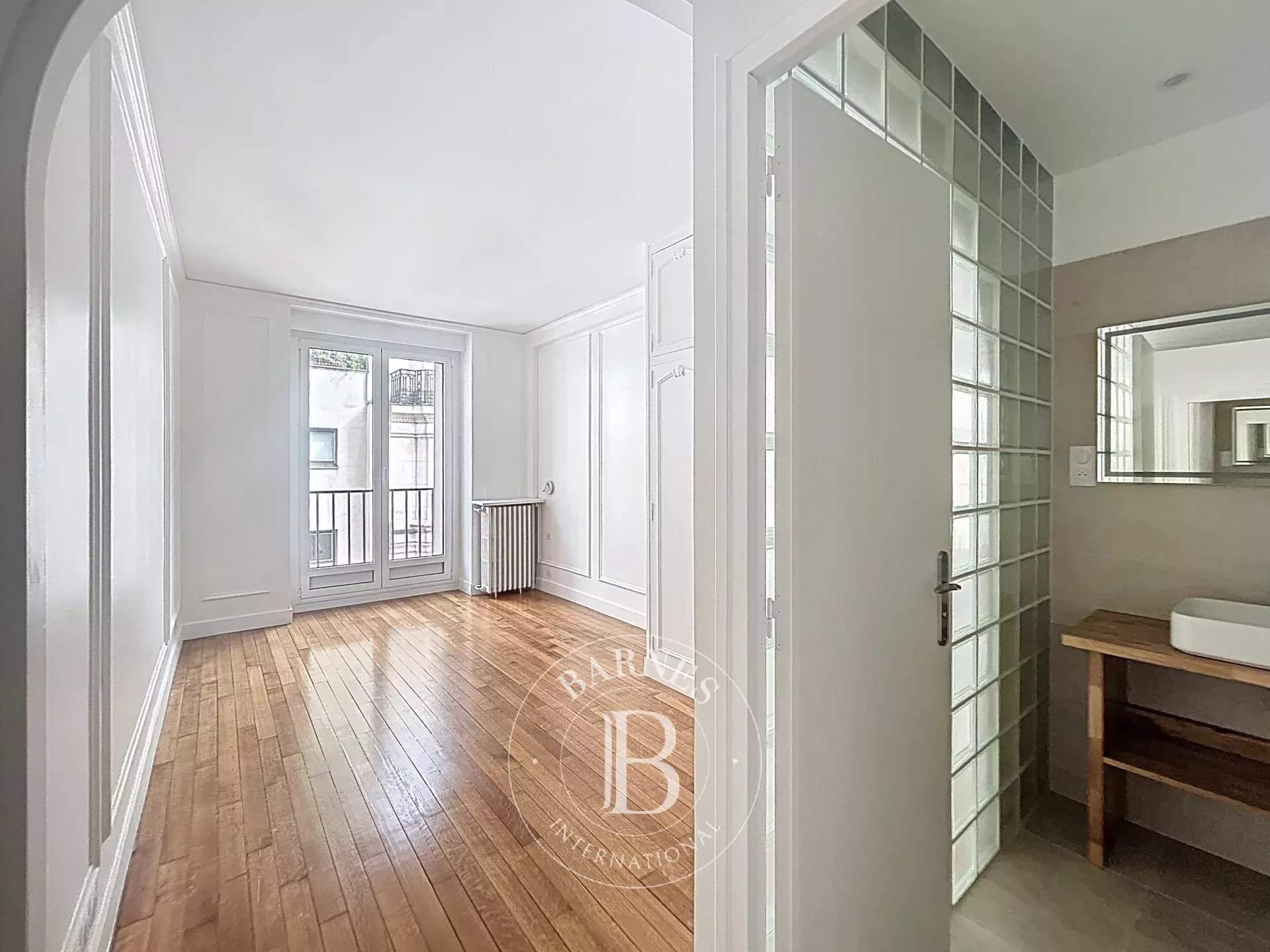 Paris  - Apartment 1 Bedroom - picture 11