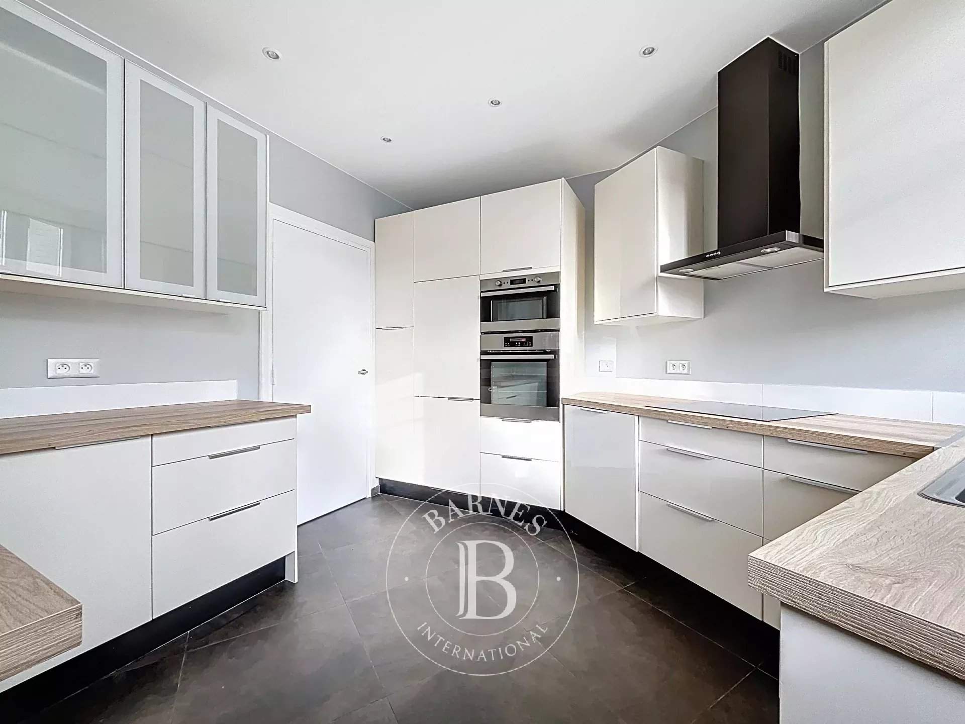 Paris  - Appartement 4 Pi&egrave;ces 3 Chambres - picture 6