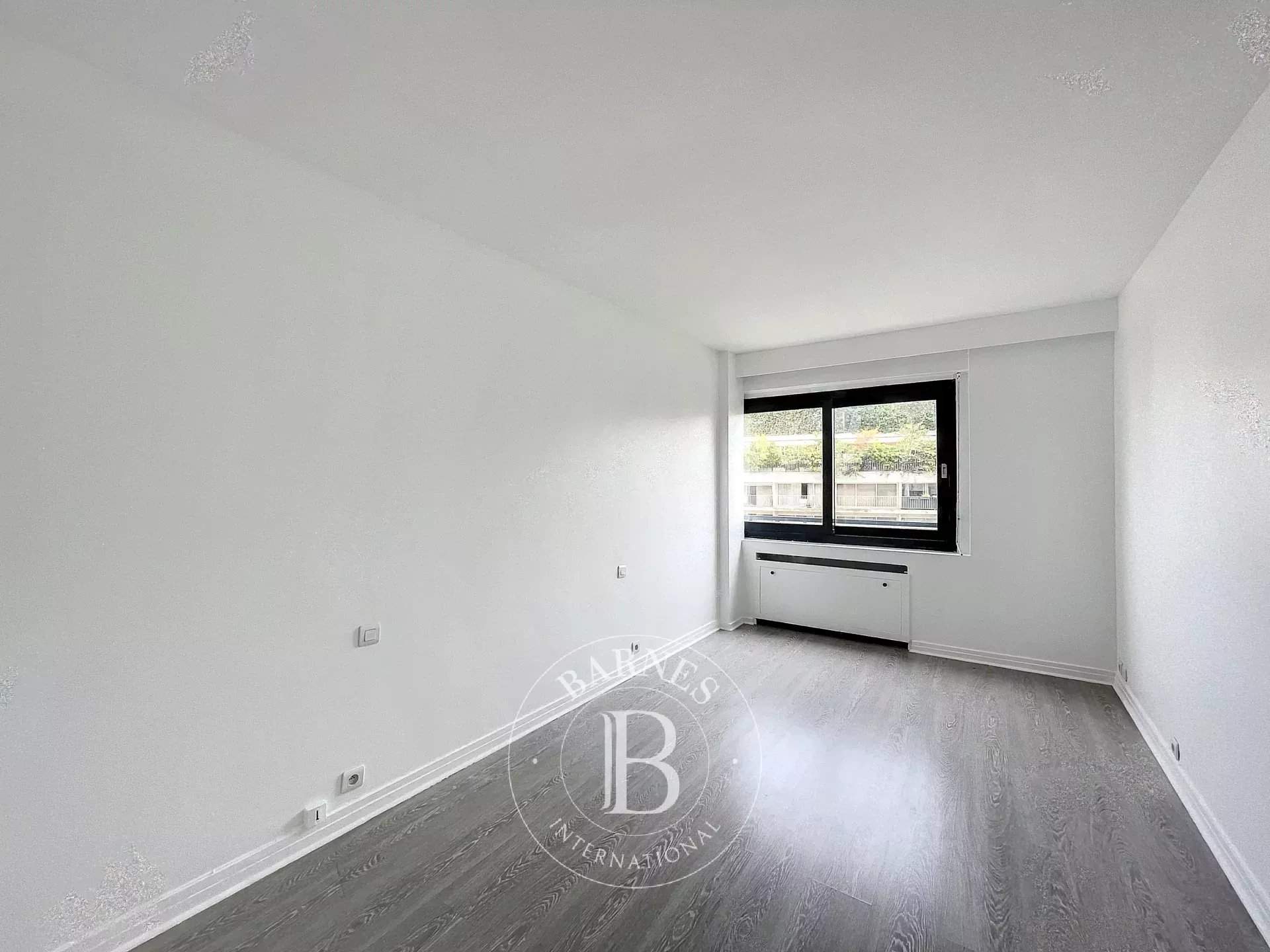 Paris  - Apartment 2 Bedrooms - picture 12