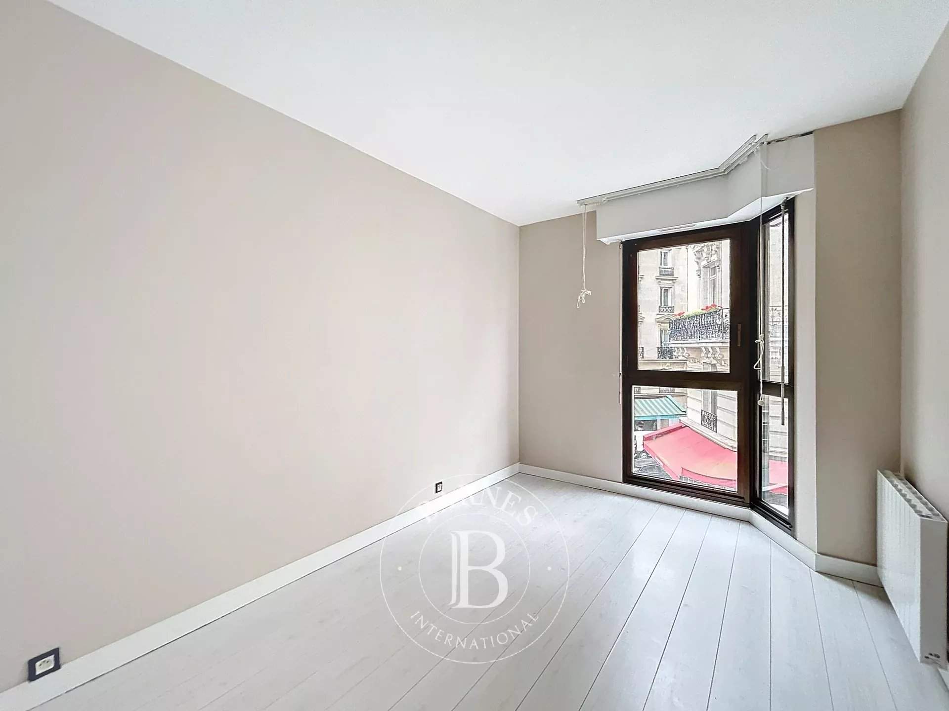 Paris  - Appartement 3 Pi&egrave;ces 2 Chambres - picture 5