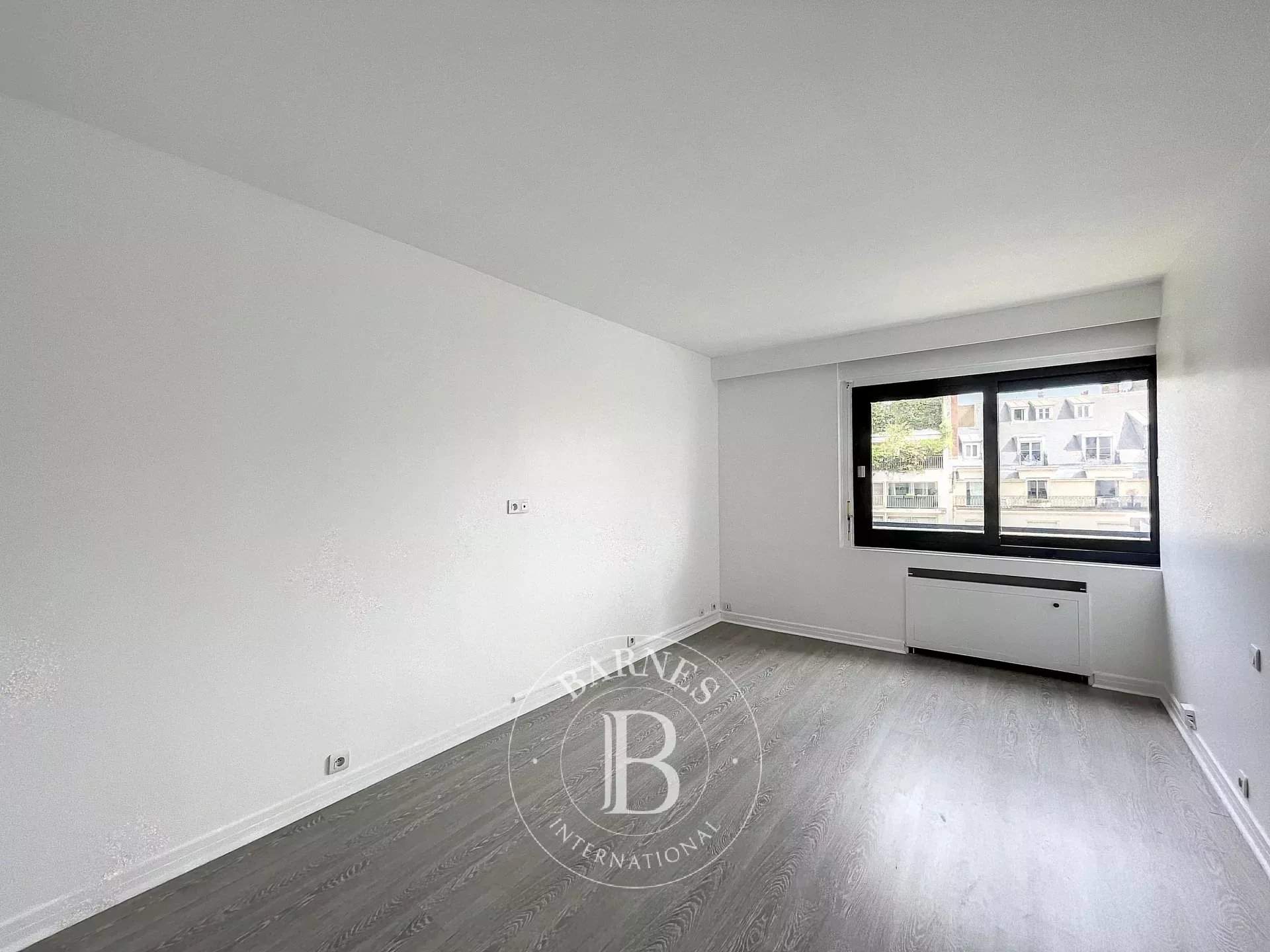 Paris  - Apartment 2 Bedrooms - picture 17
