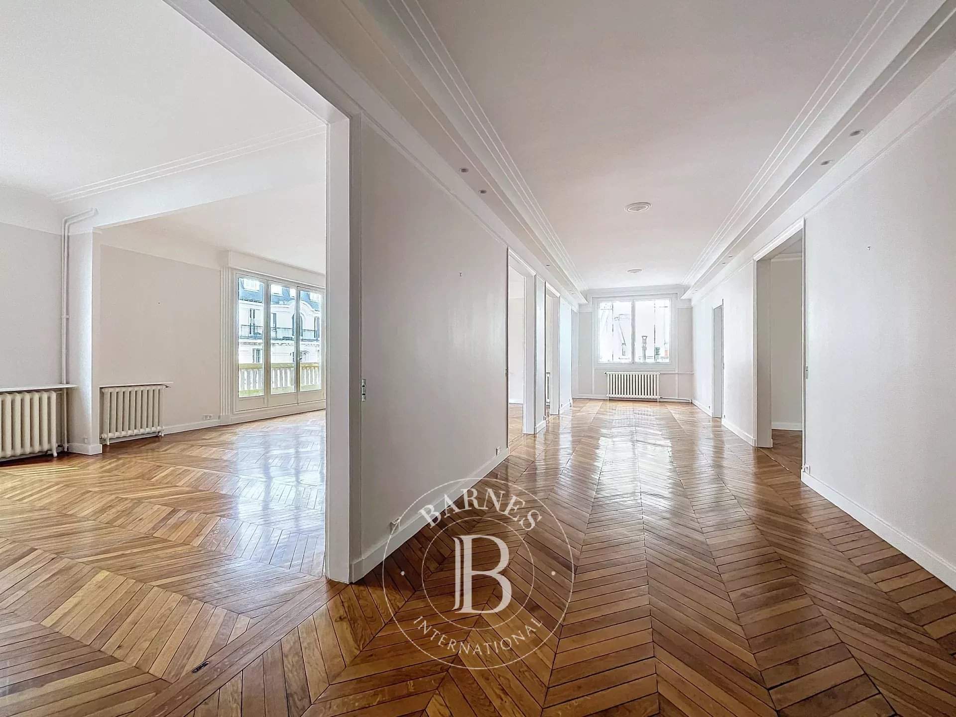 Paris  - Appartement 8 Pièces 5 Chambres - picture 4