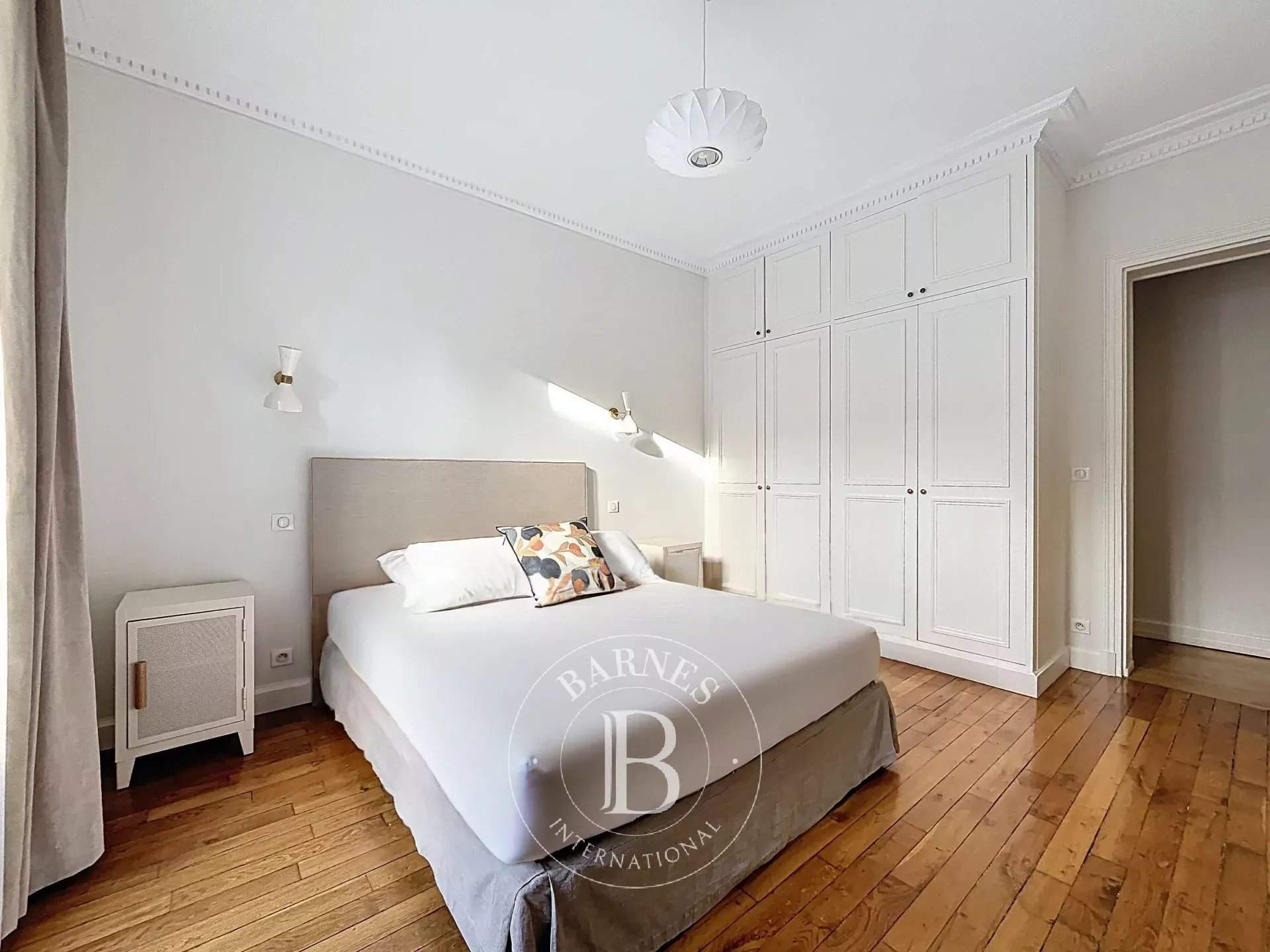 Paris  - Apartment 3 Bedrooms - picture 9