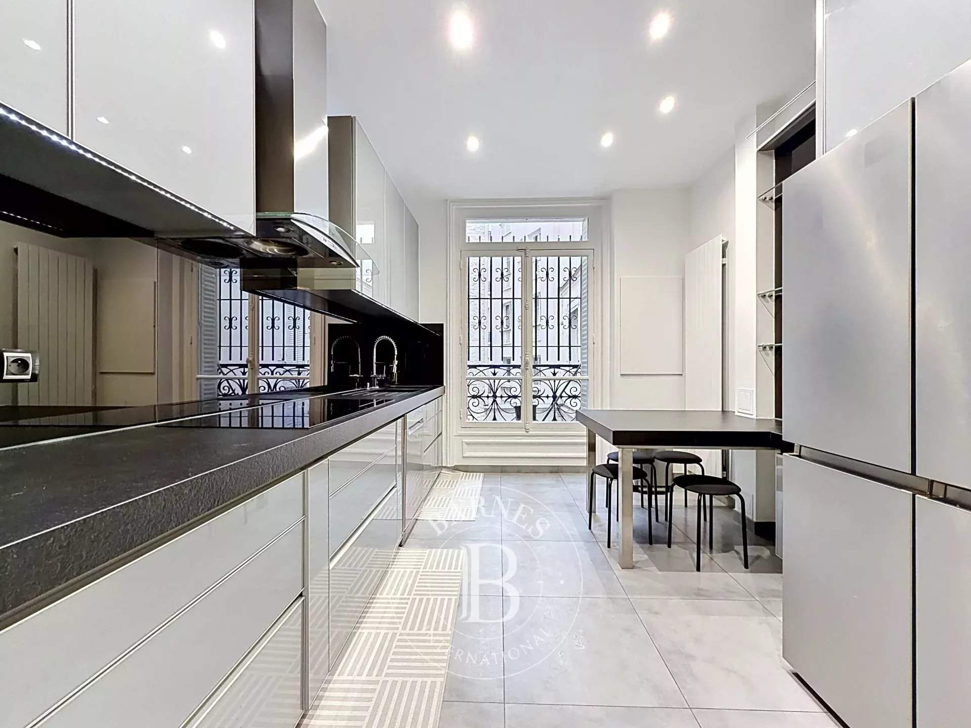 Paris  - Apartment 3 Bedrooms - picture 10