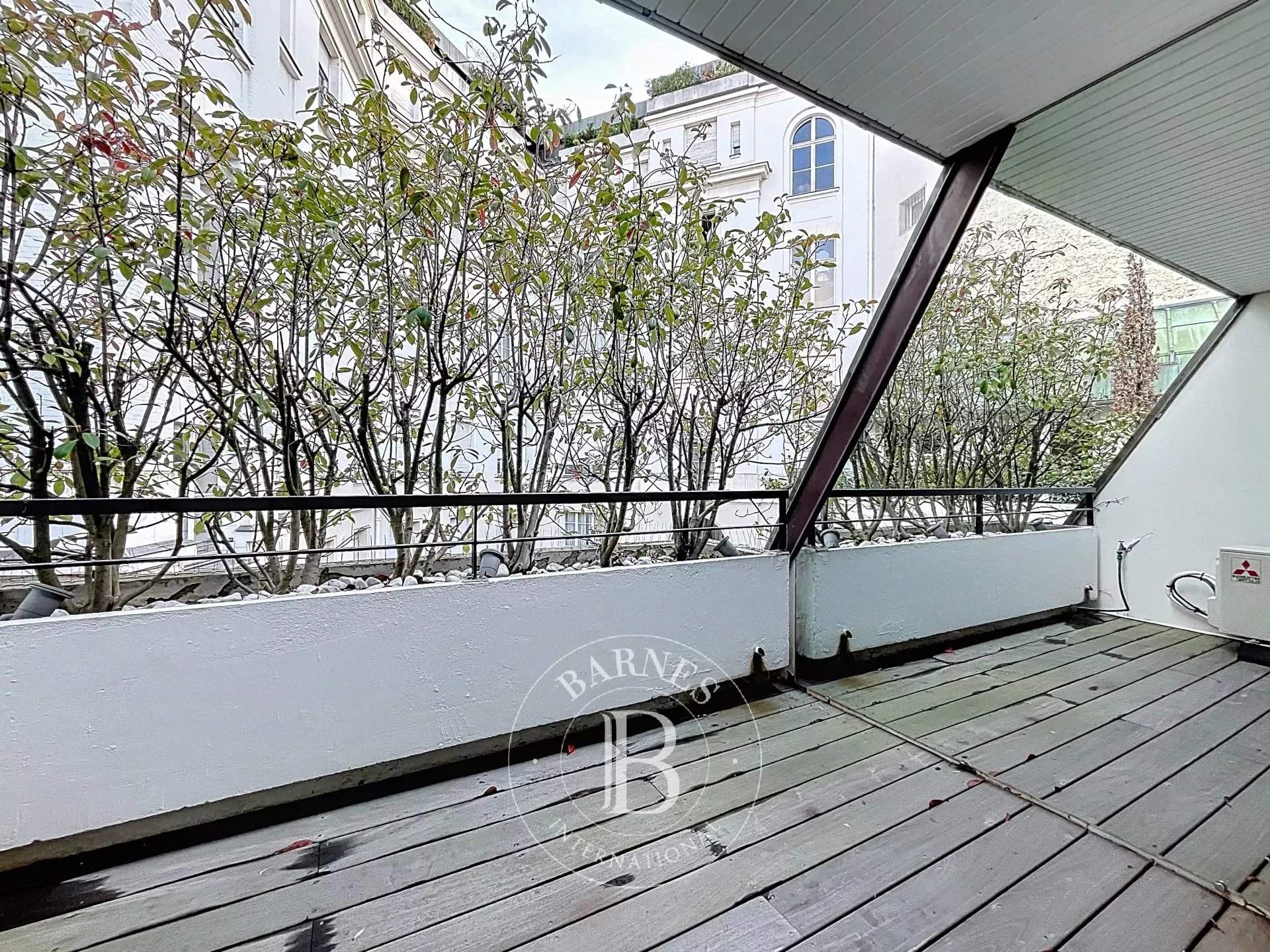 Paris  - Appartement 7 Pi&egrave;ces 3 Chambres - picture 11