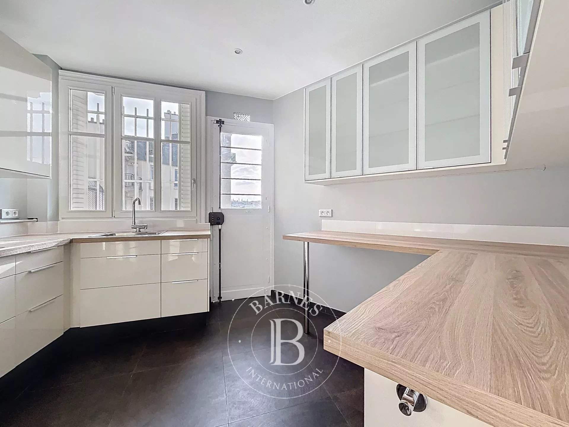 Paris  - Appartement 4 Pi&egrave;ces 3 Chambres - picture 5