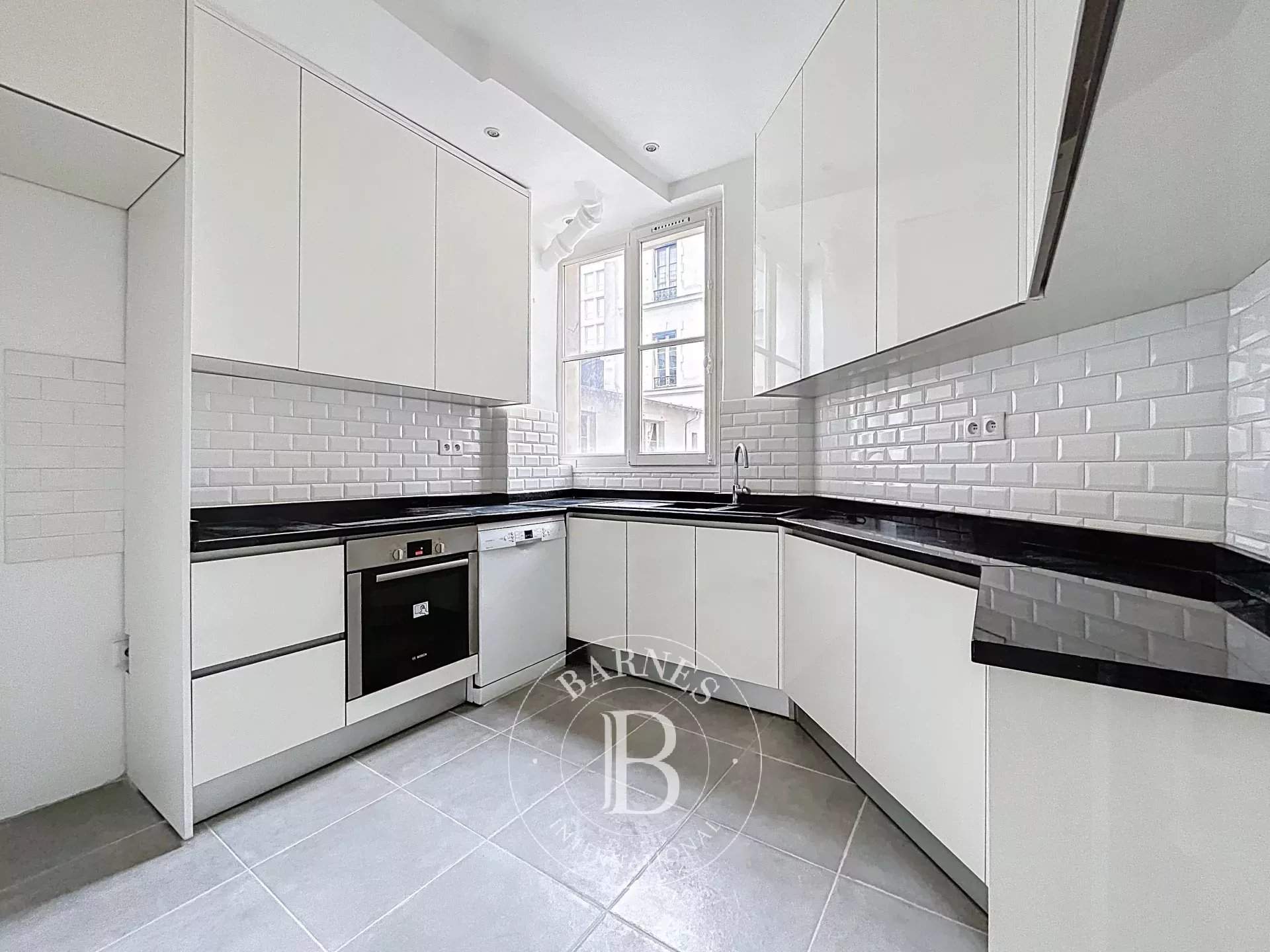 Paris  - Appartement 4 Pi&egrave;ces 3 Chambres - picture 3