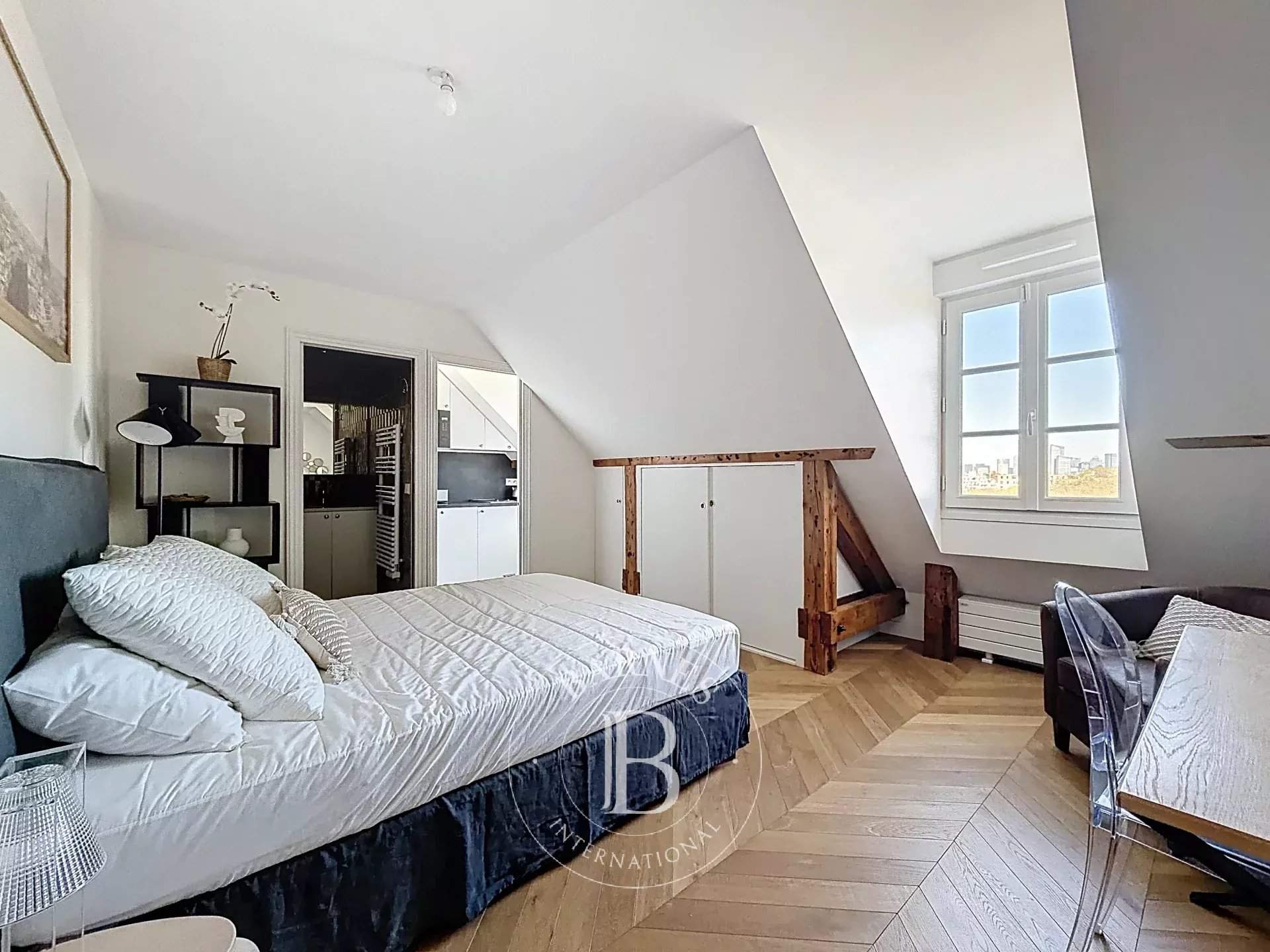 Paris  - Apartment  - picture 1