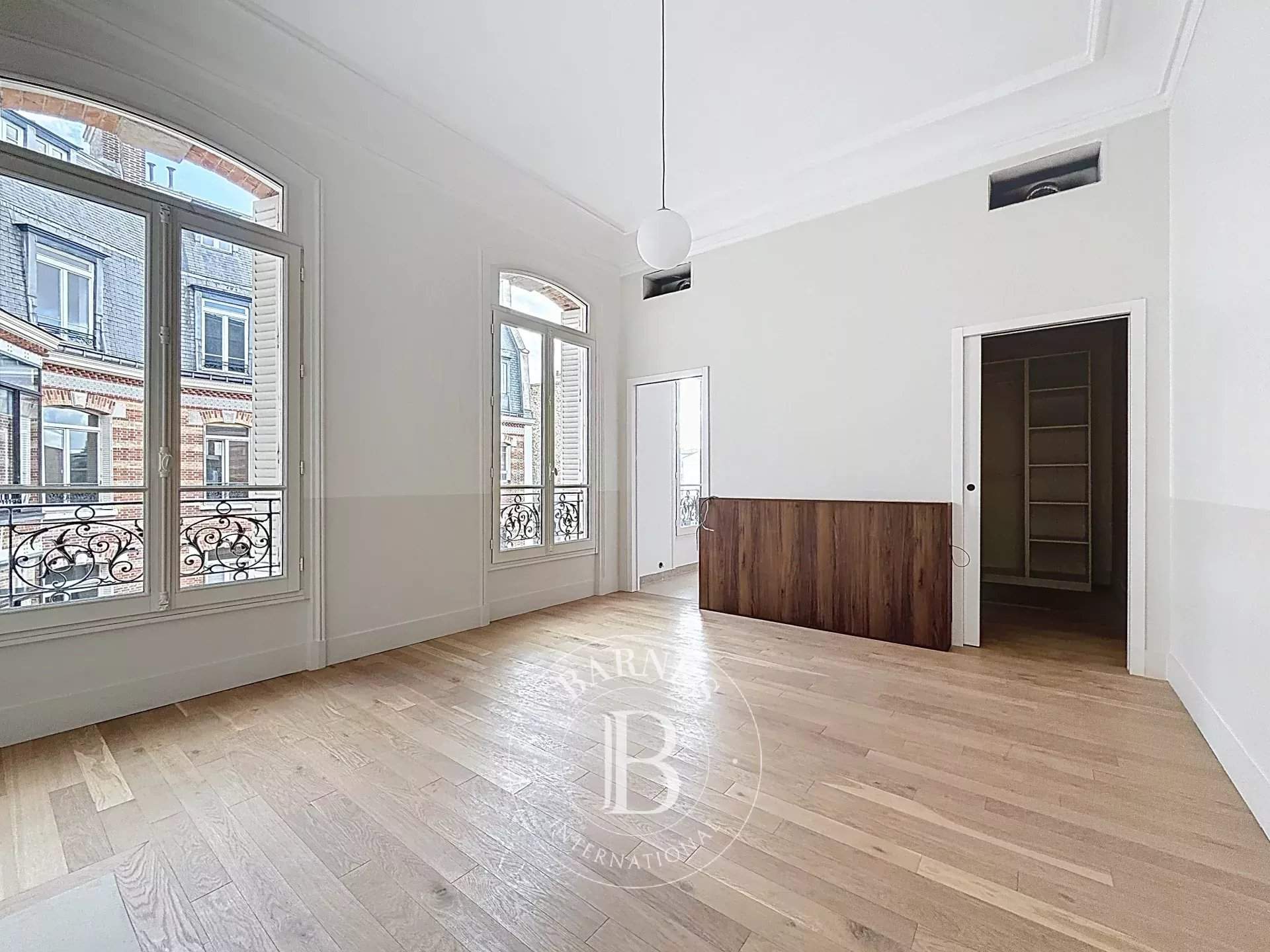 Paris  - Apartment 5 Bedrooms - picture 12