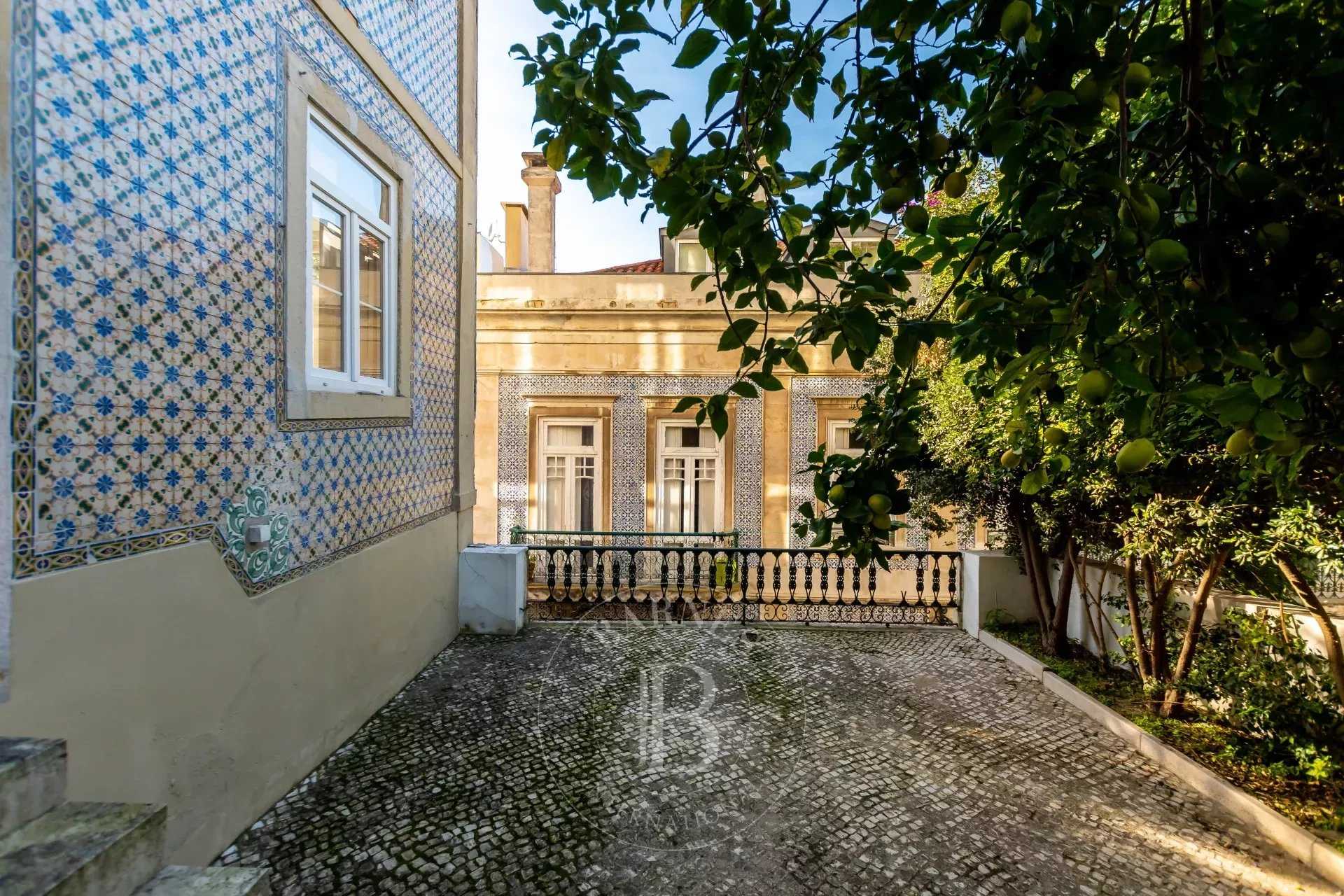 Lisboa  - Appartement 5 Pièces 2 Chambres