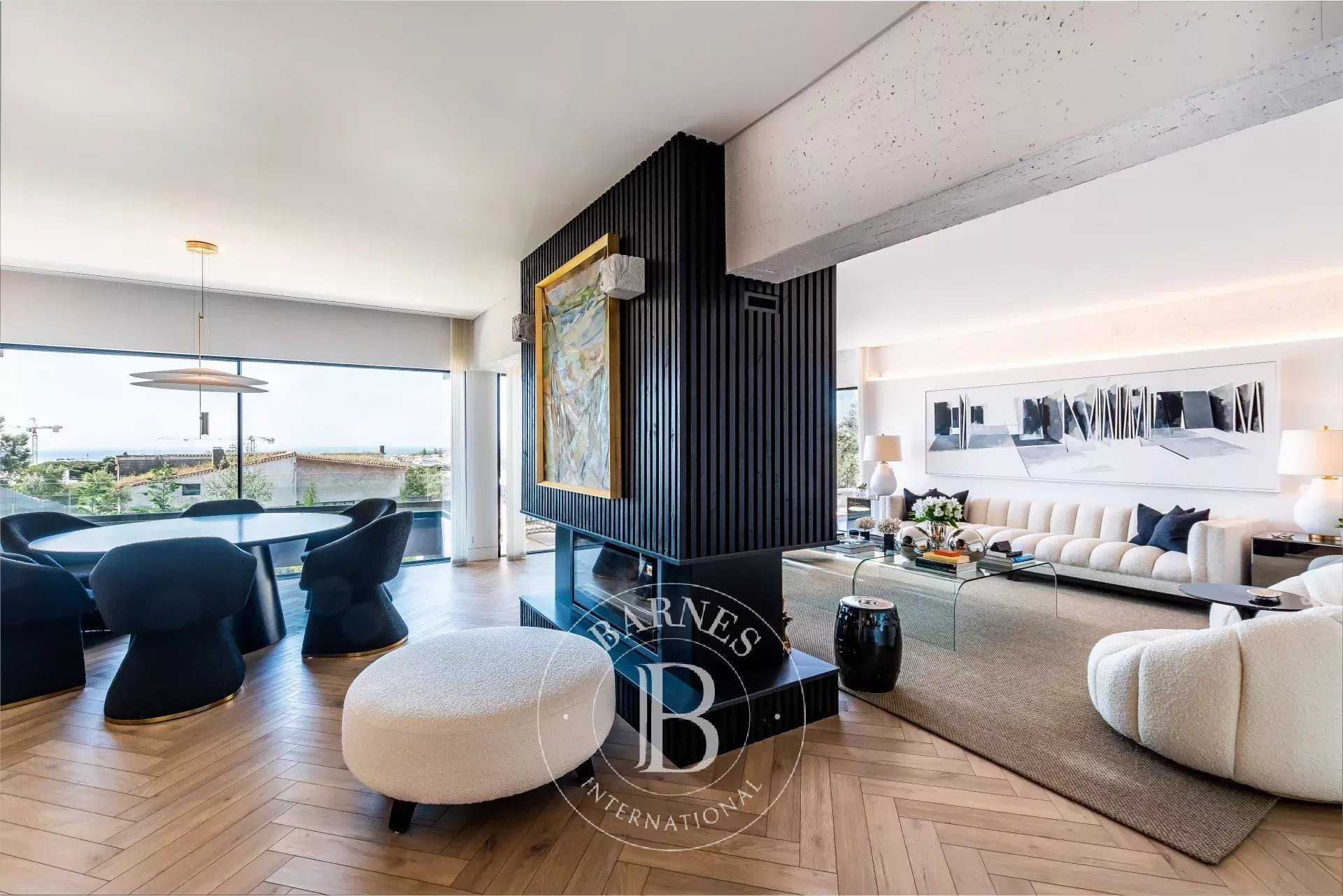   - Maison 5 Pièces 4 Chambres