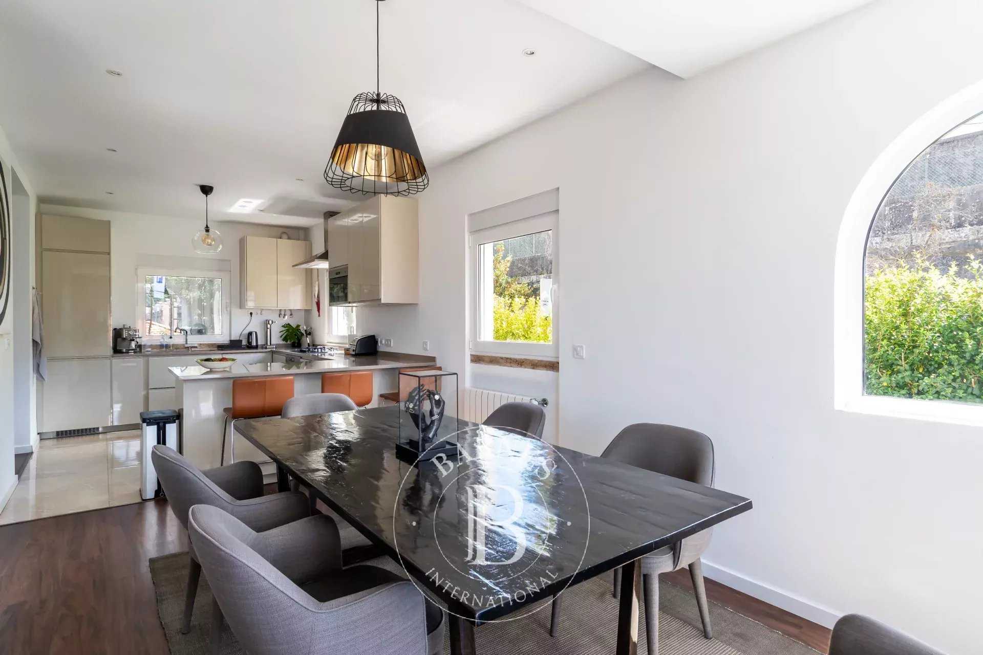 Lisboa  - Maison 5 Pi&egrave;ces 3 Chambres