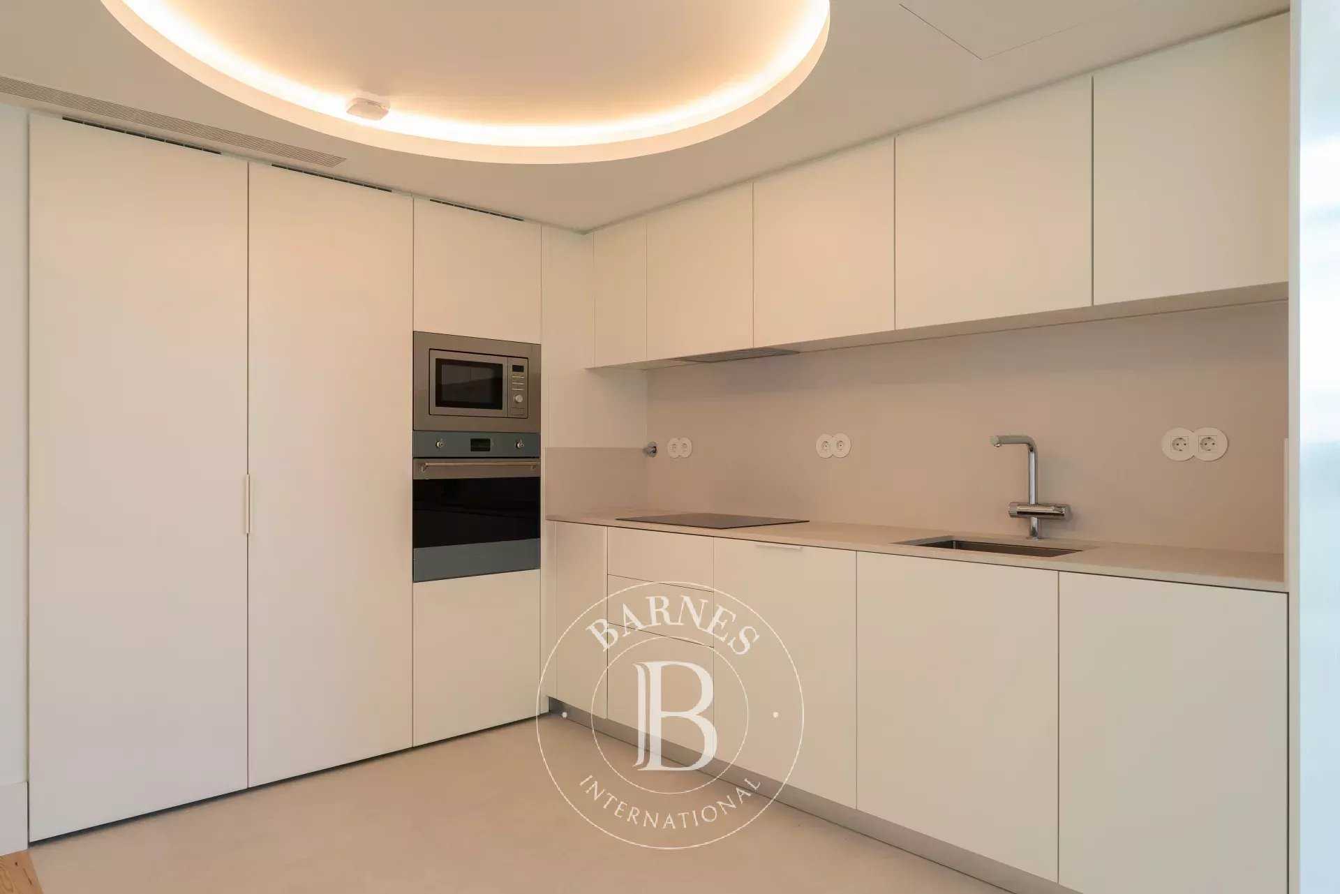 Cedofeita, Ildefonso, Sé, Miragaia, Nicolau, Vitória  - Piso 