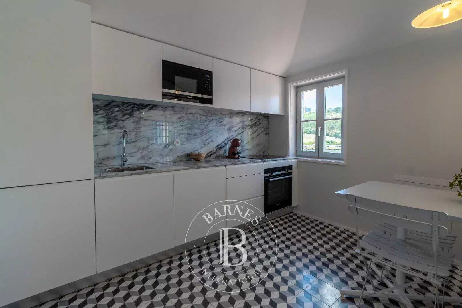 Lordelo do Ouro e Massarelos  - Piso 3 Cuartos 2 Habitaciones