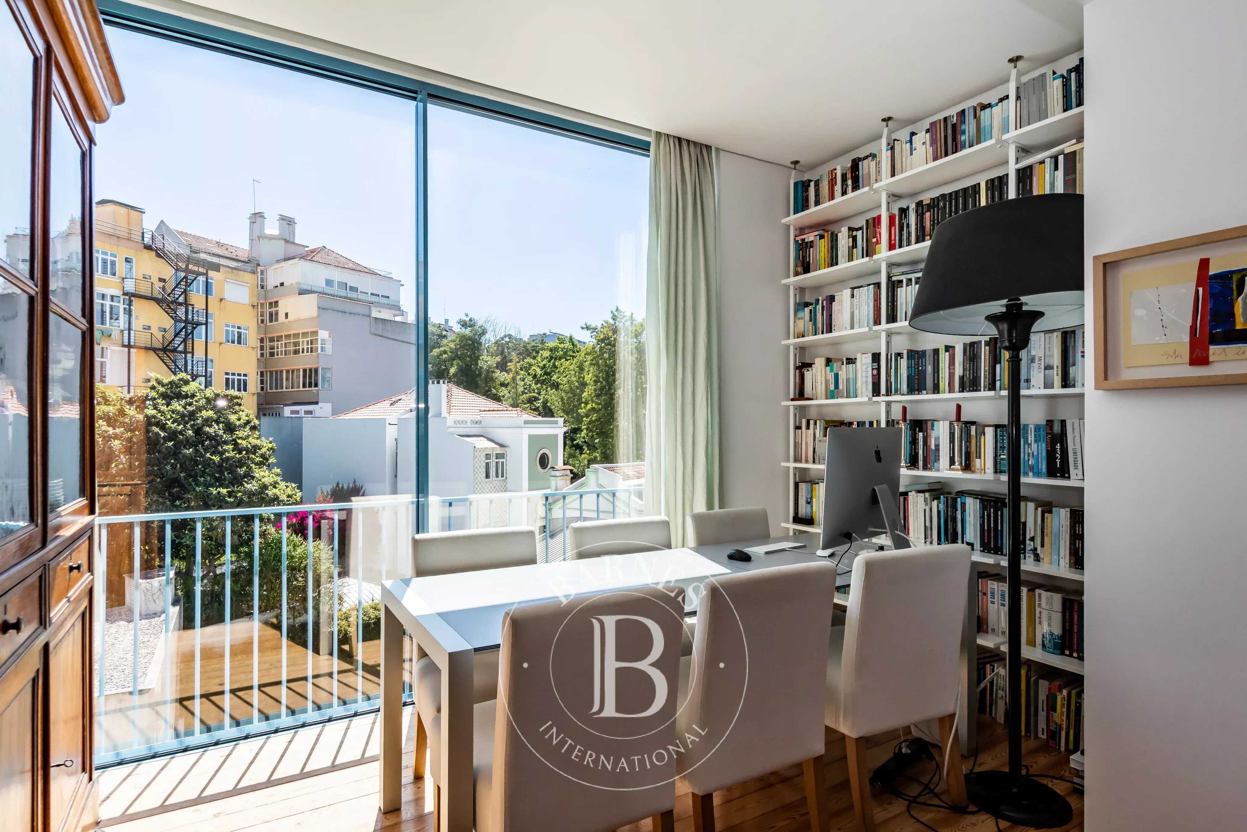 Avenidas Novas  - Appartement 5 Pi&egrave;ces 4 Chambres