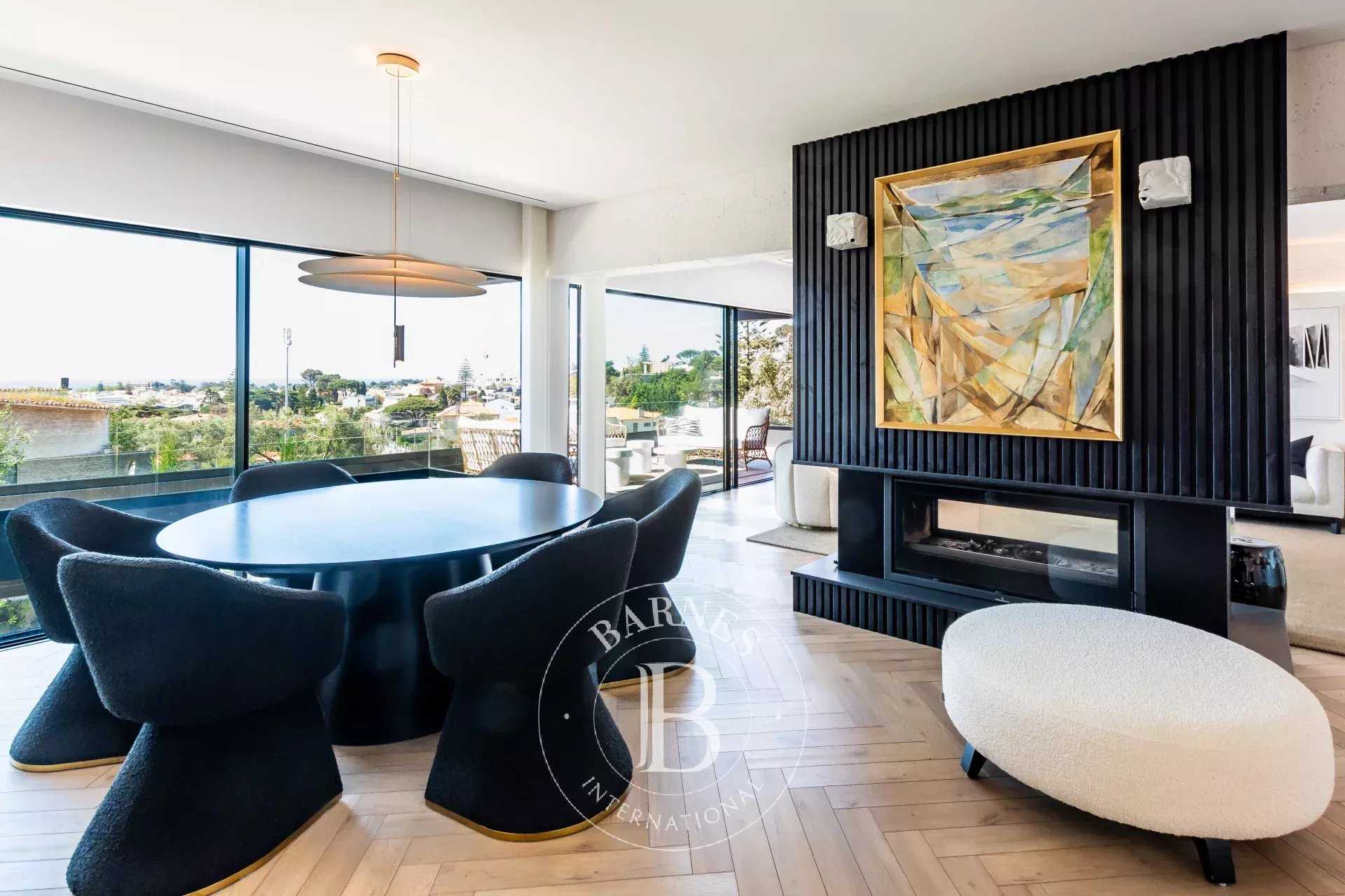   - Maison 5 Pièces 4 Chambres