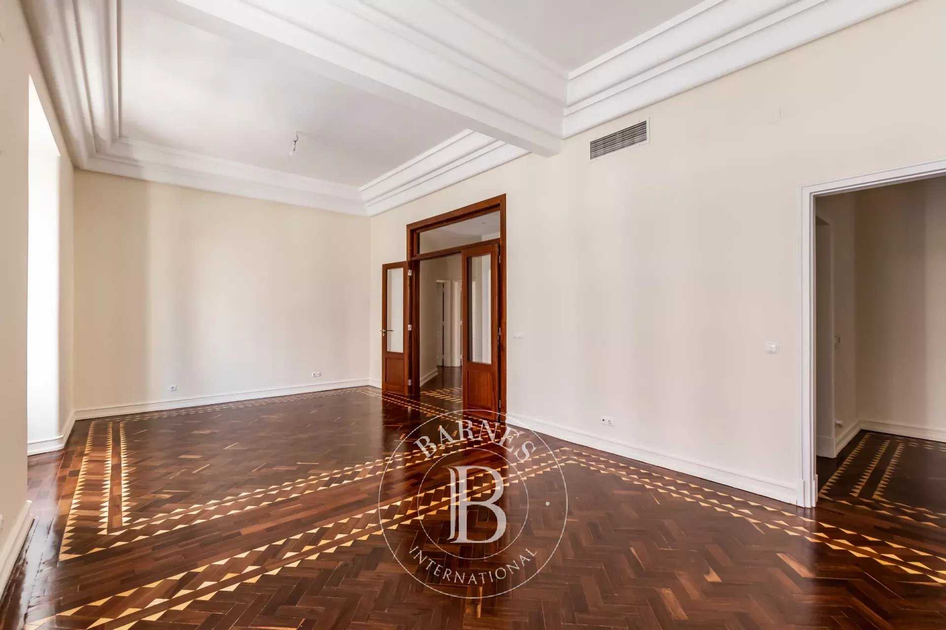 Areeiro  - Apartment 5 Bedrooms