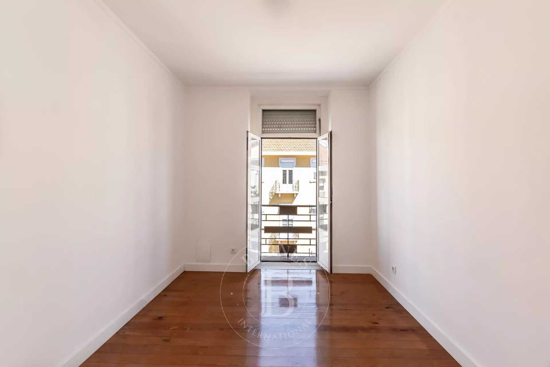 Lisboa  - Appartement 3 Pièces 2 Chambres
