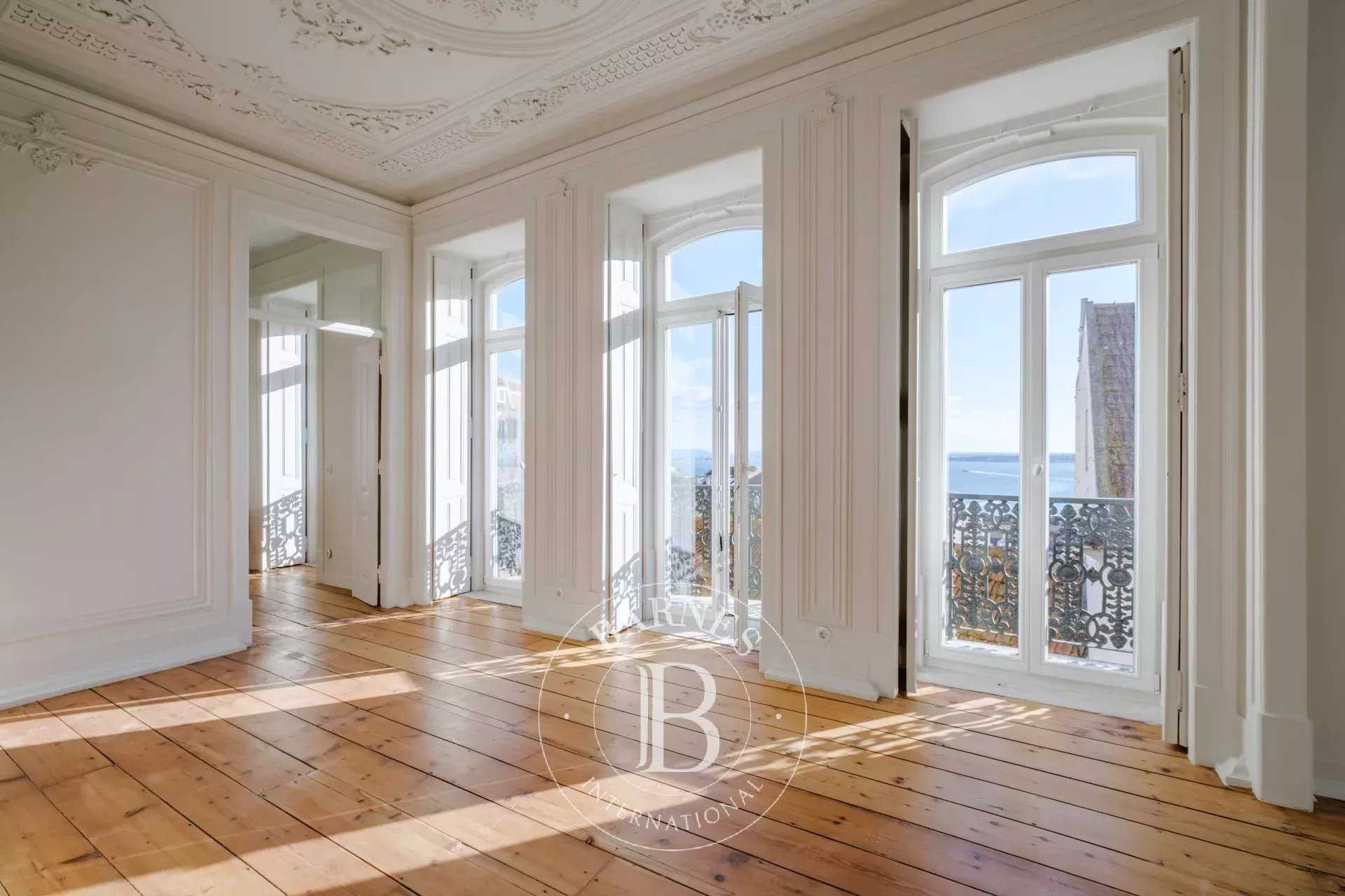 Santa Maria Maior  - Building 7 Bedrooms