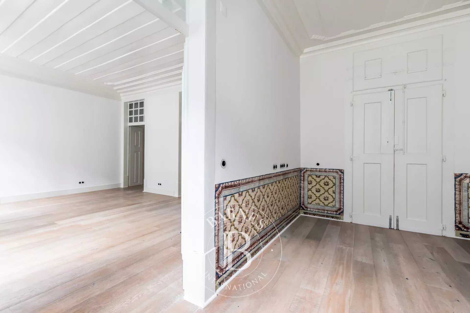 Santa Maria Maior  - Appartement 5 Pièces 2 Chambres
