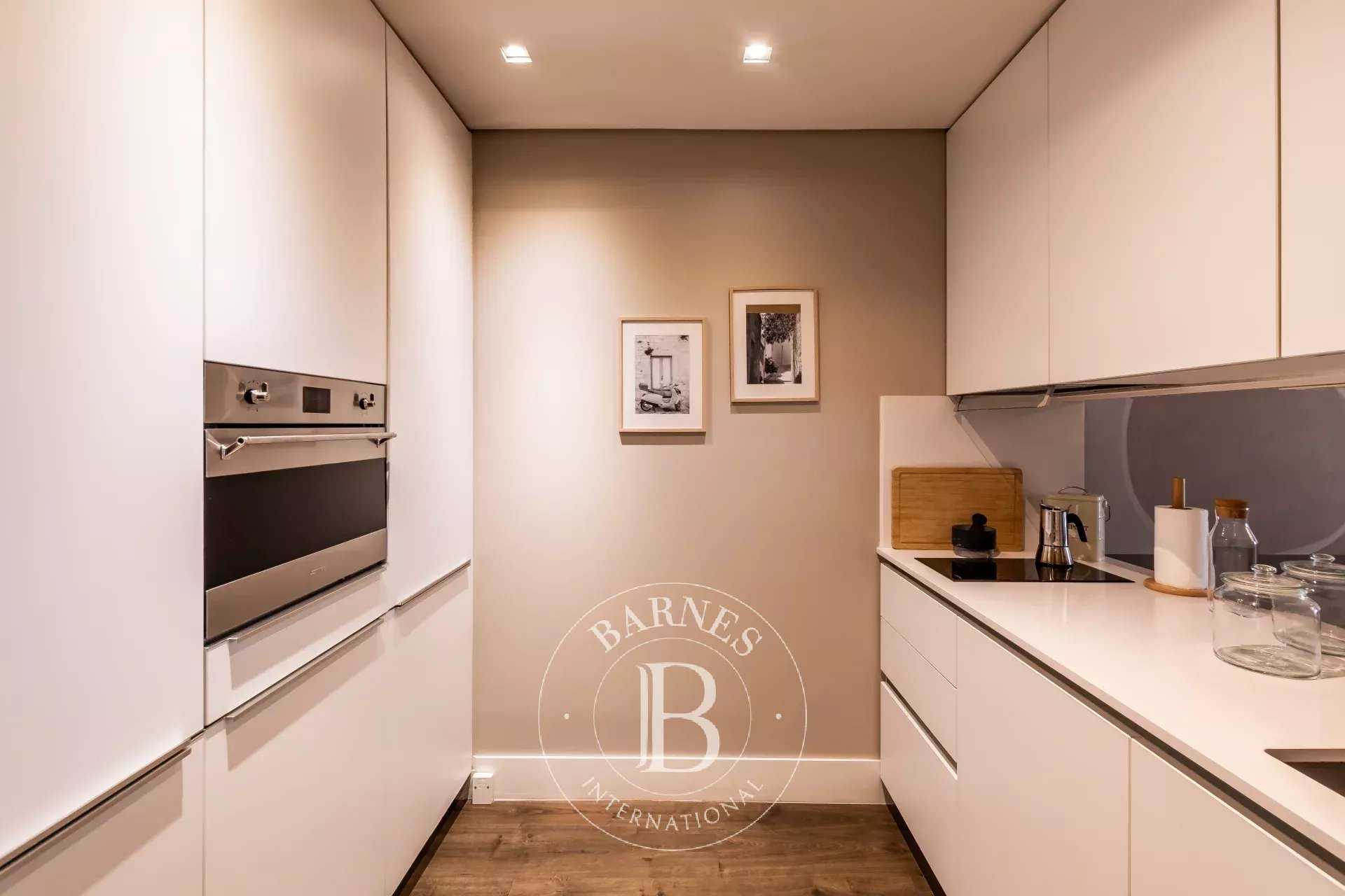   - Piso 3 Cuartos 2 Habitaciones