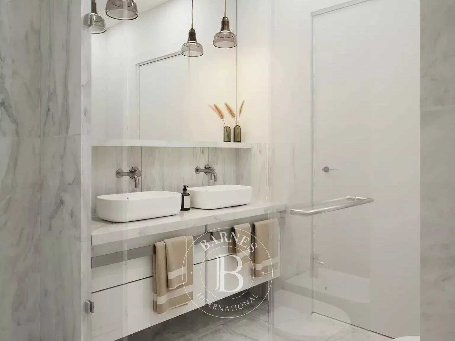 Avenidas Novas  - Piso 3 Cuartos 2 Habitaciones