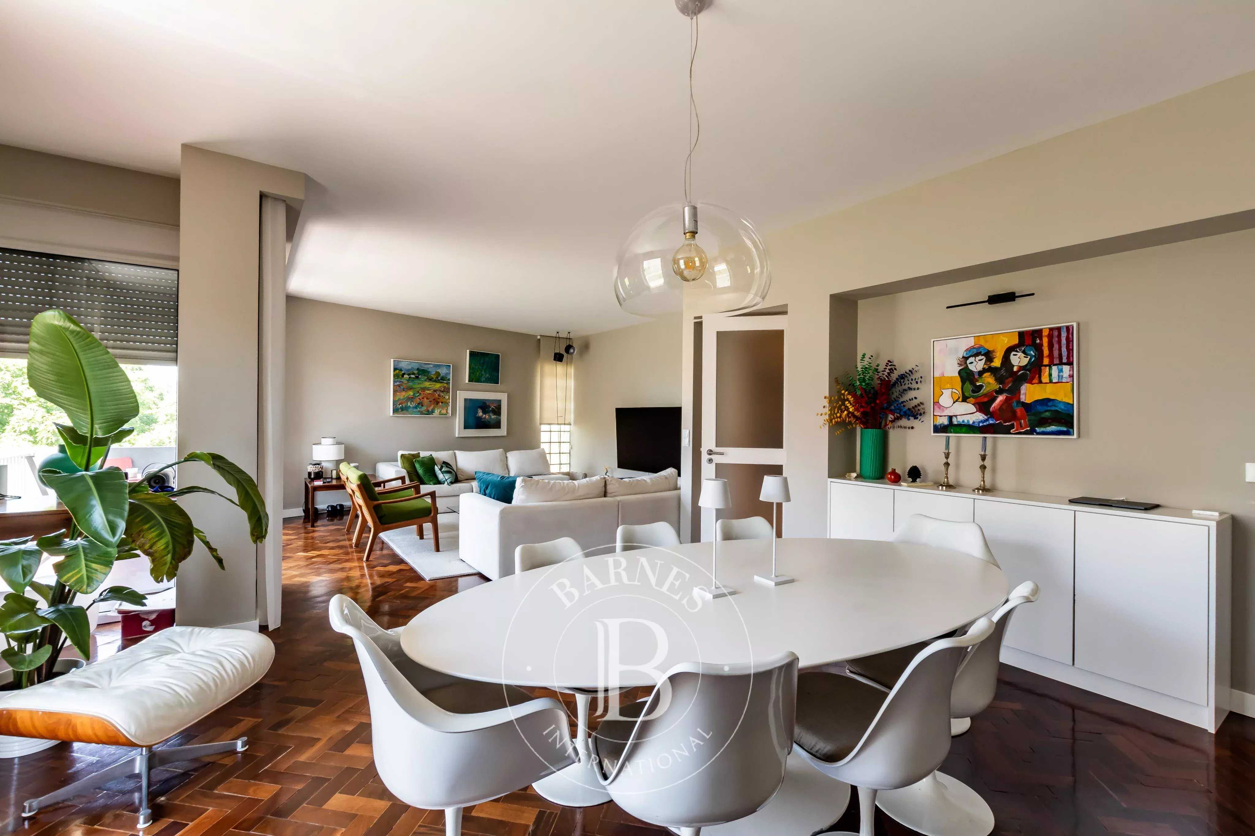 Avenidas Novas  - Appartement 5 Pi&egrave;ces 4 Chambres