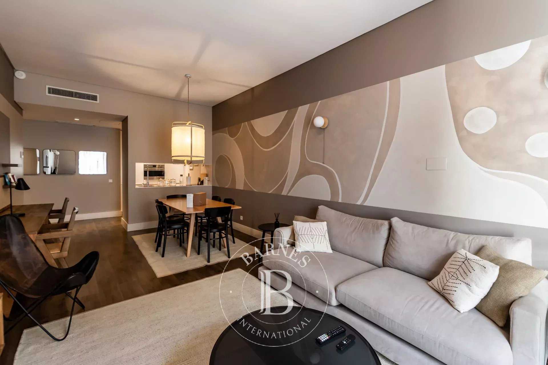   - Piso 3 Cuartos 2 Habitaciones