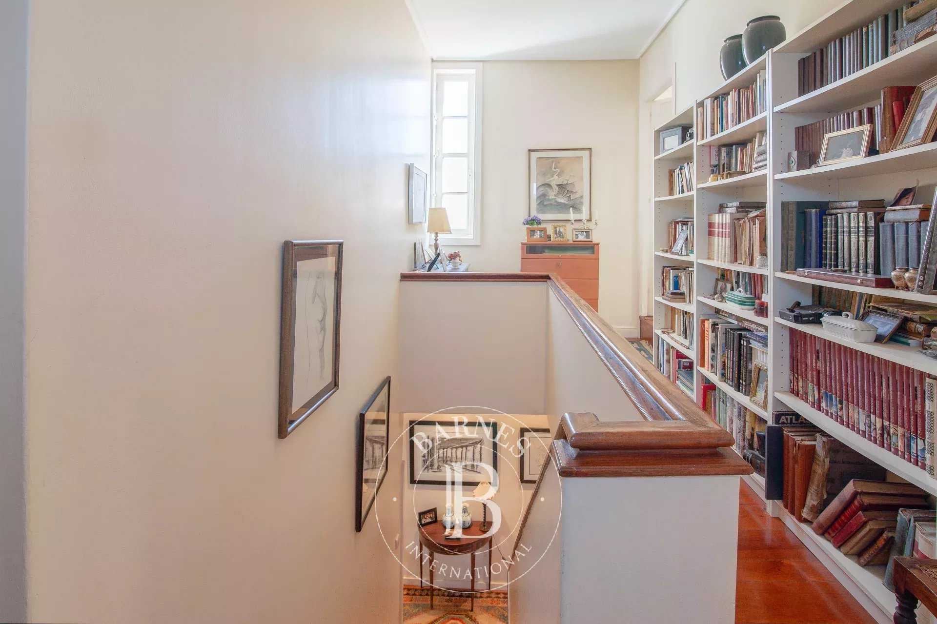 Porto  - Maison 5 Pi&egrave;ces 3 Chambres