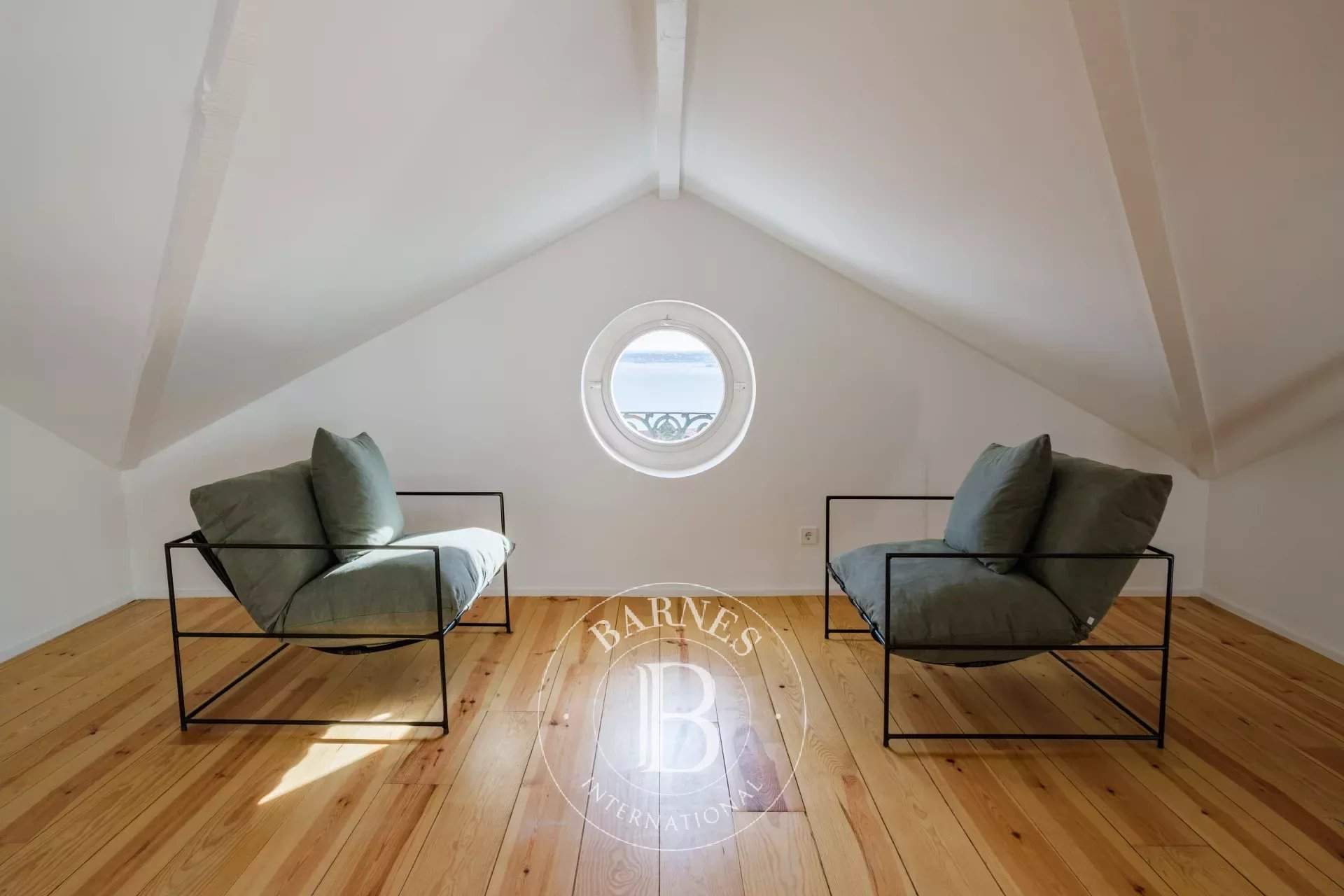 Santa Maria Maior  - Building 7 Bedrooms - picture 12