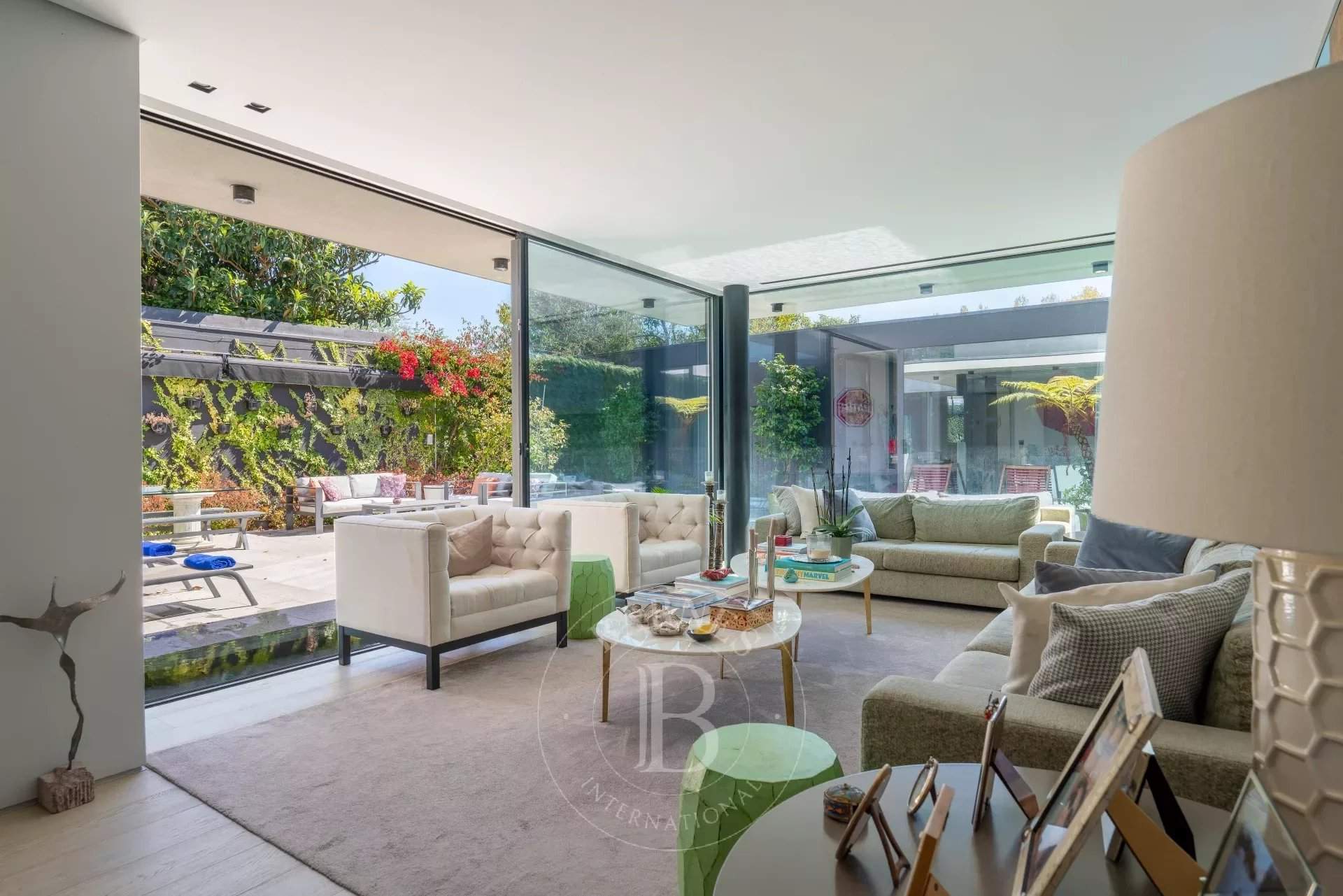 House for sale 3 Bedrooms 2648 sq ft Porto Porto € 2,100,000