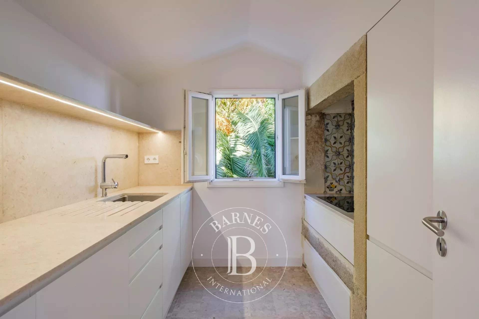 Santa Maria Maior  - Building 7 Bedrooms - picture 15