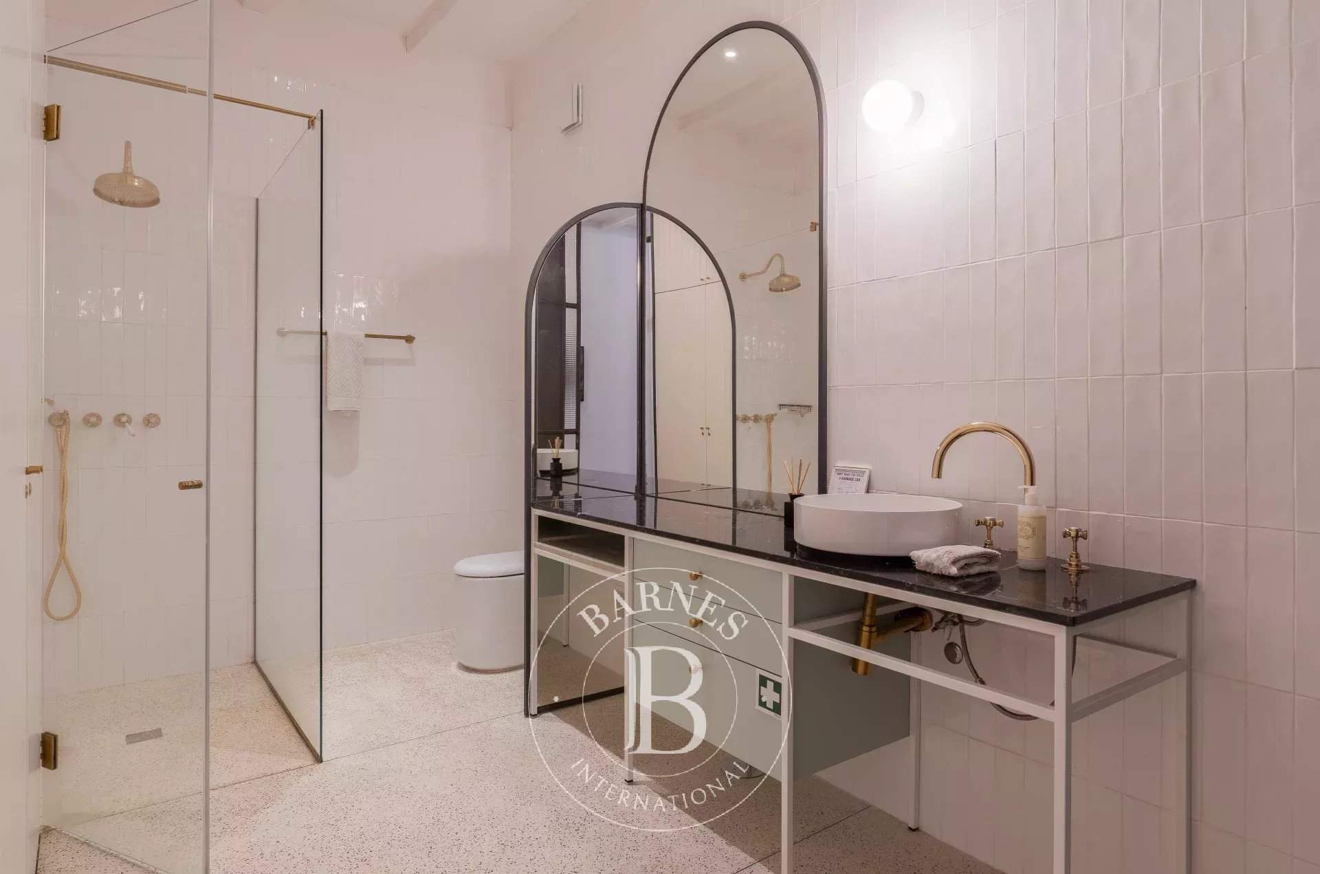   - Studio 1 Bedroom - picture 11