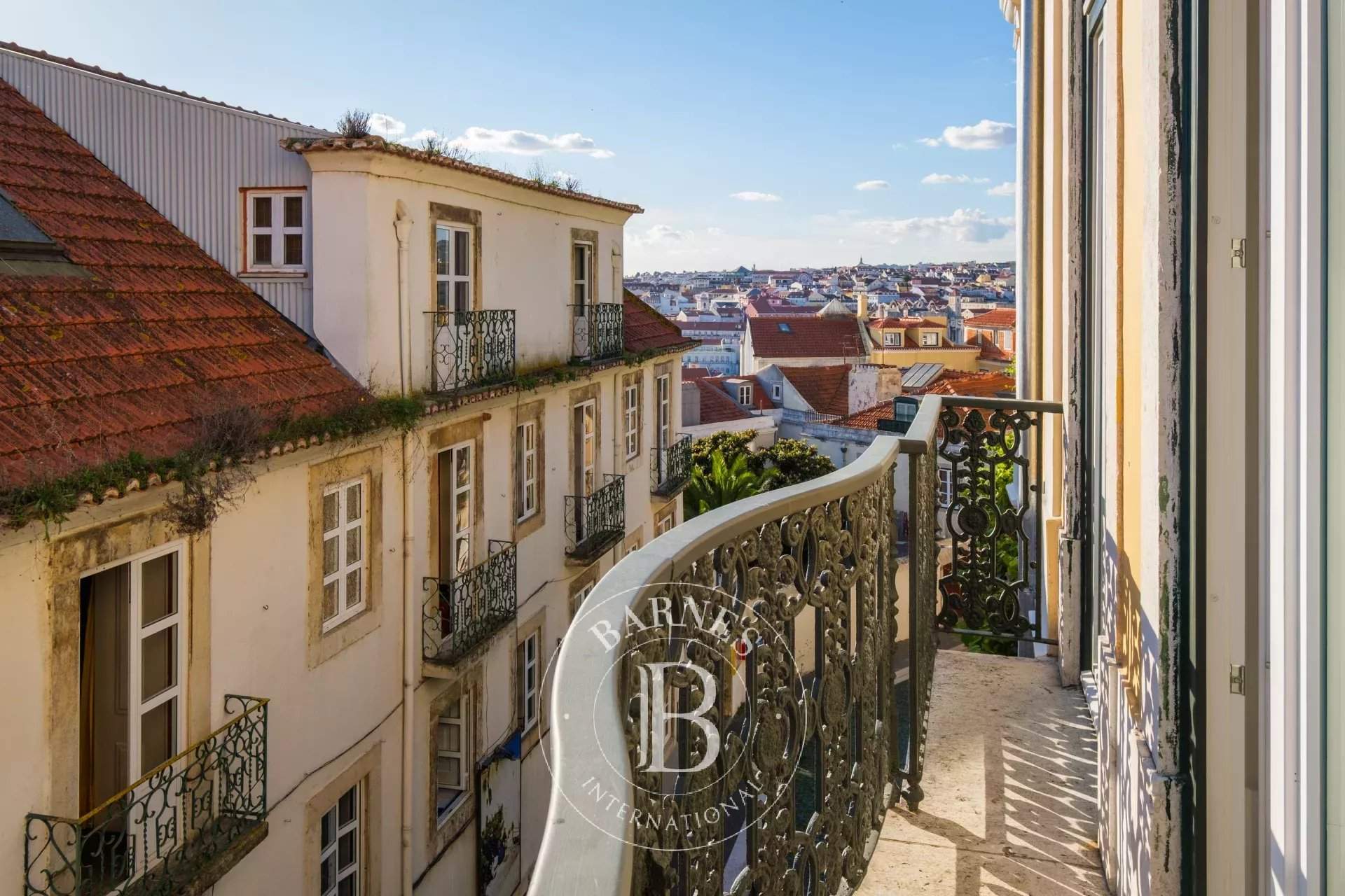 Santa Maria Maior  - Building 7 Bedrooms - picture 20