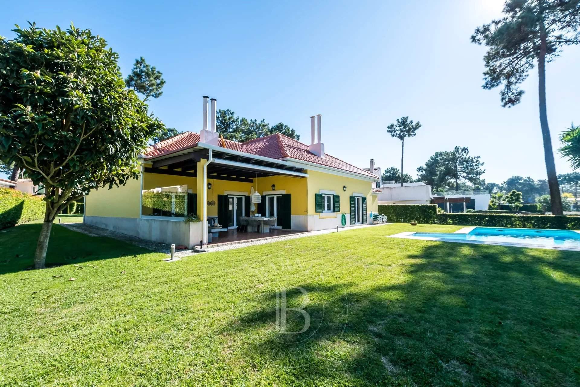 Almada  - House 4 Bedrooms - picture 4