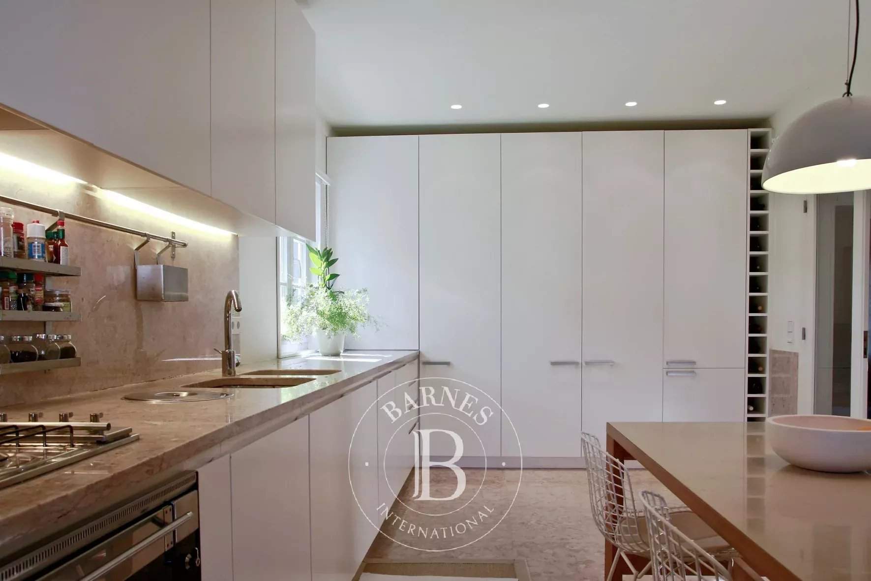   - House 5 Bedrooms - picture 7