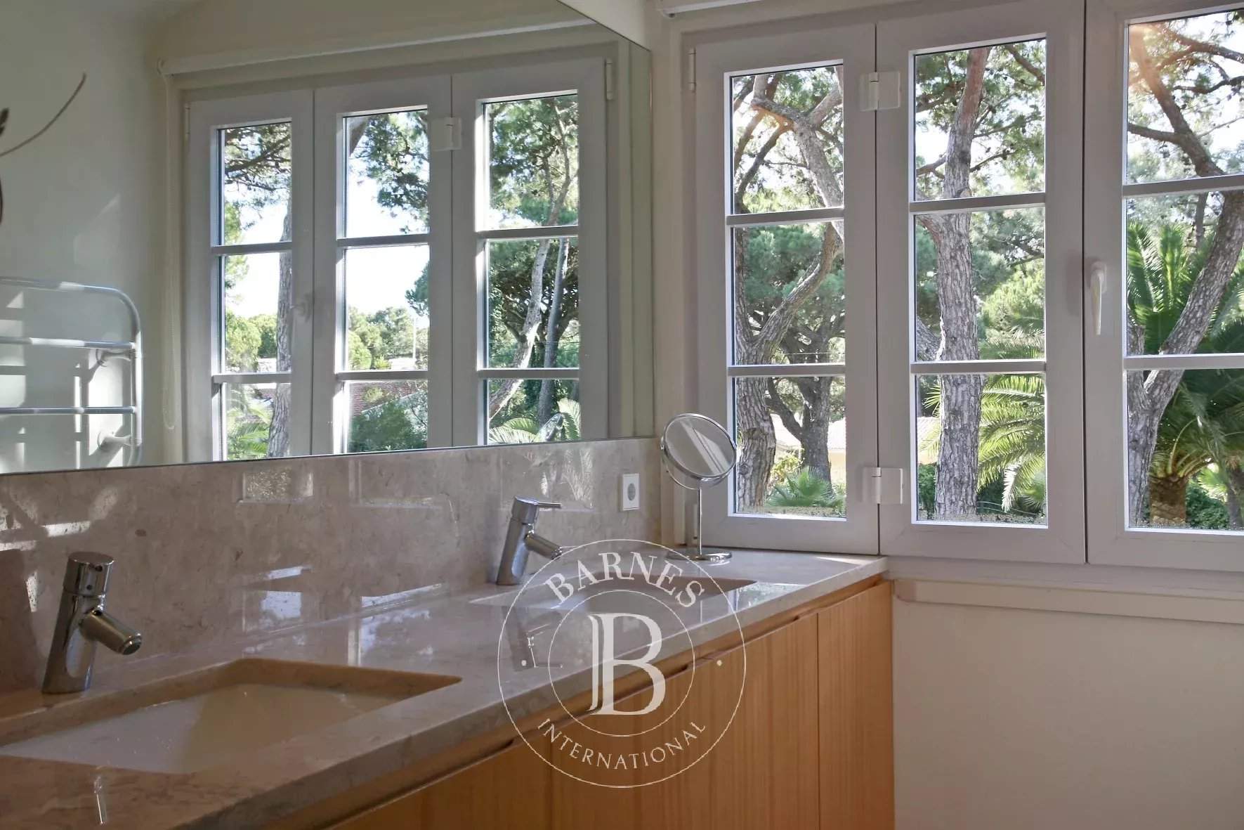   - House 5 Bedrooms - picture 8