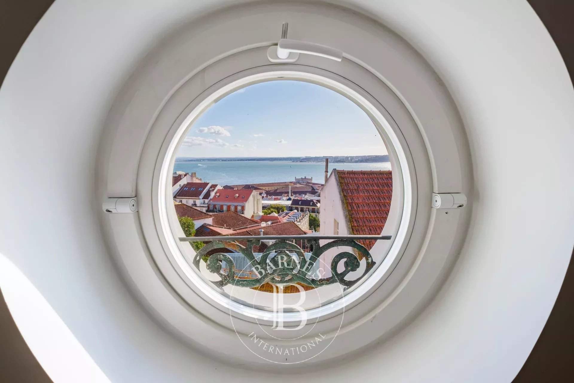 Santa Maria Maior  - Building 7 Bedrooms - picture 14