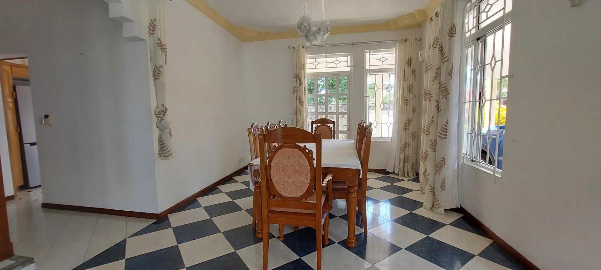 Grand Baie  - Maison 7 Pi&egrave;ces 3 Chambres