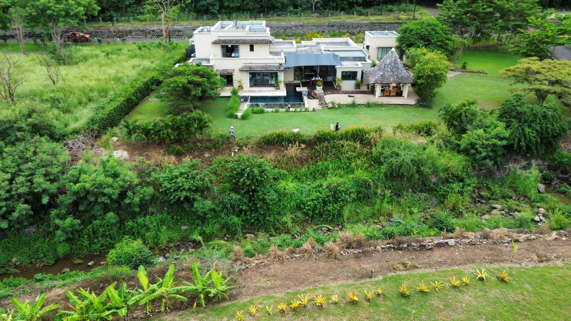 Rivière Noire  - Villa 5 Bedrooms