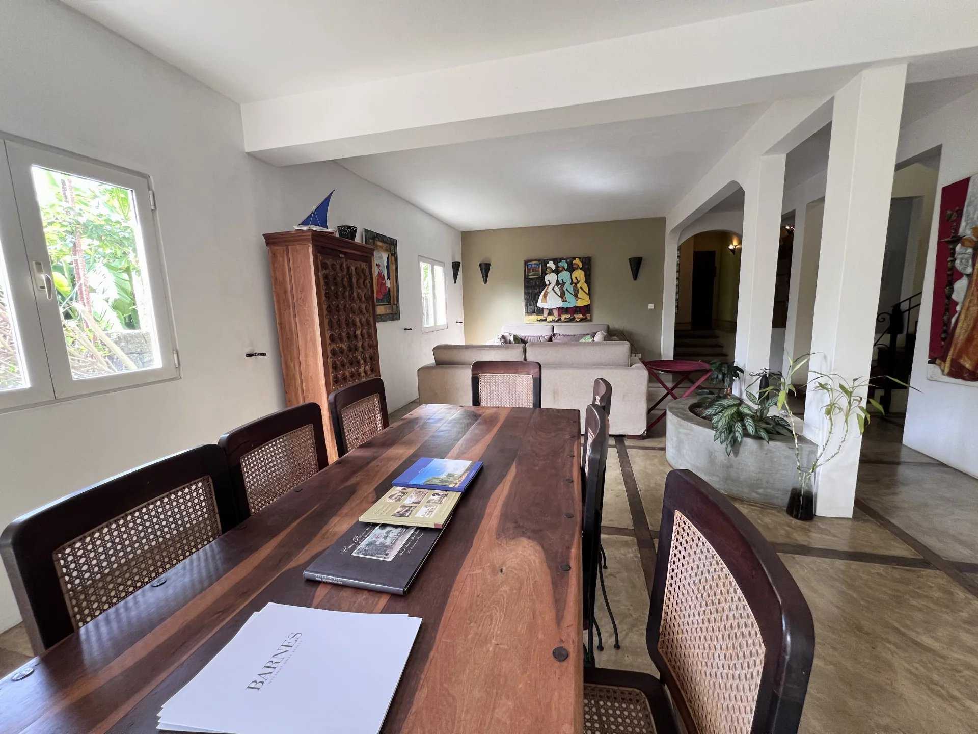 Centre de Flacq  - Maison 9 Pi&egrave;ces 4 Chambres